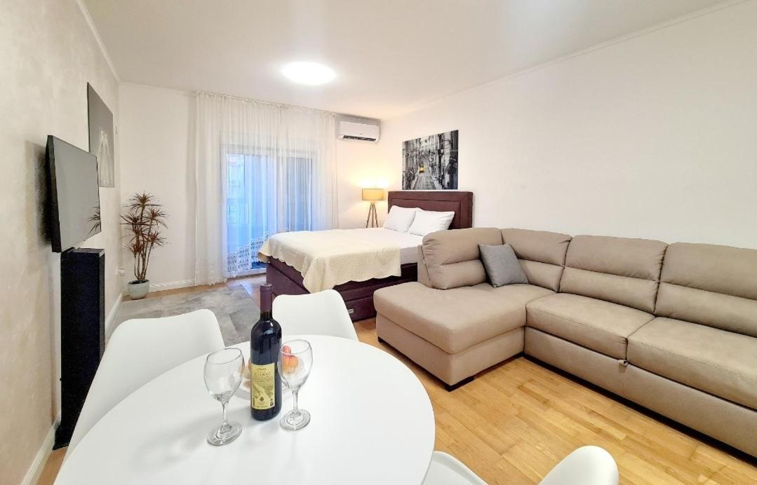 King Studio with Sofa Bed photo 1