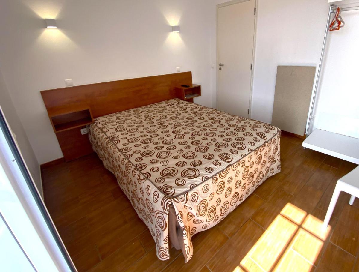 Double Room with Balcony  and Front Sea View - Photo 6