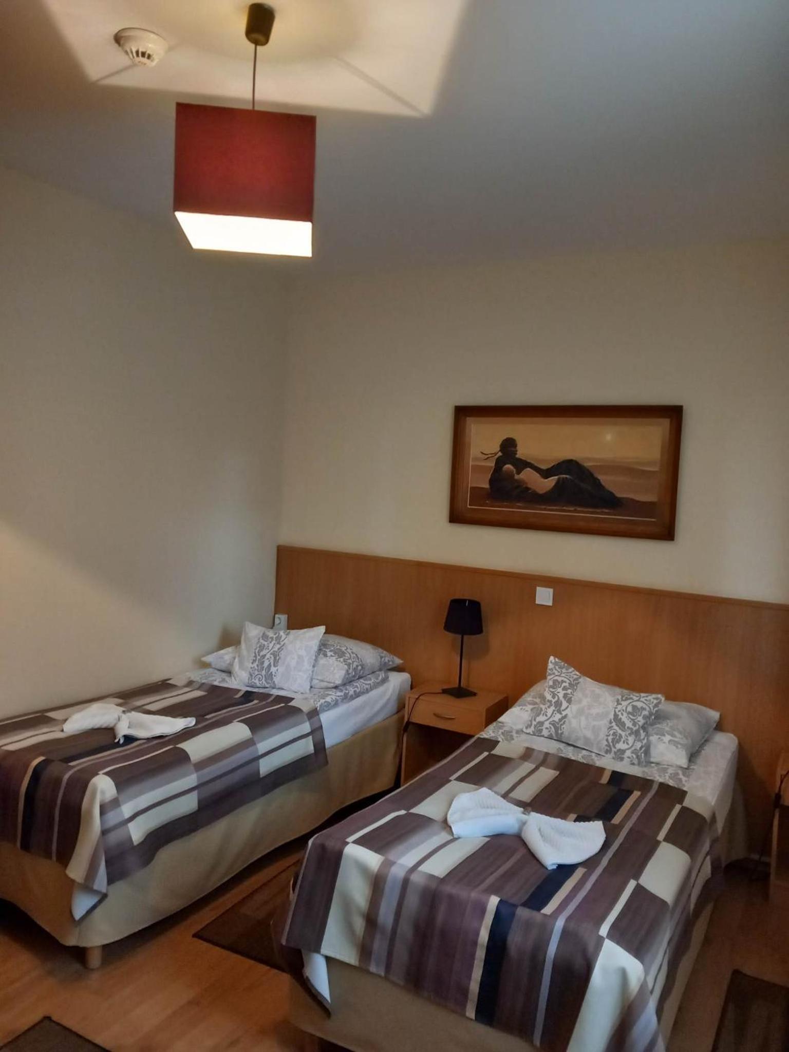 Double or Twin Room - Photo 13