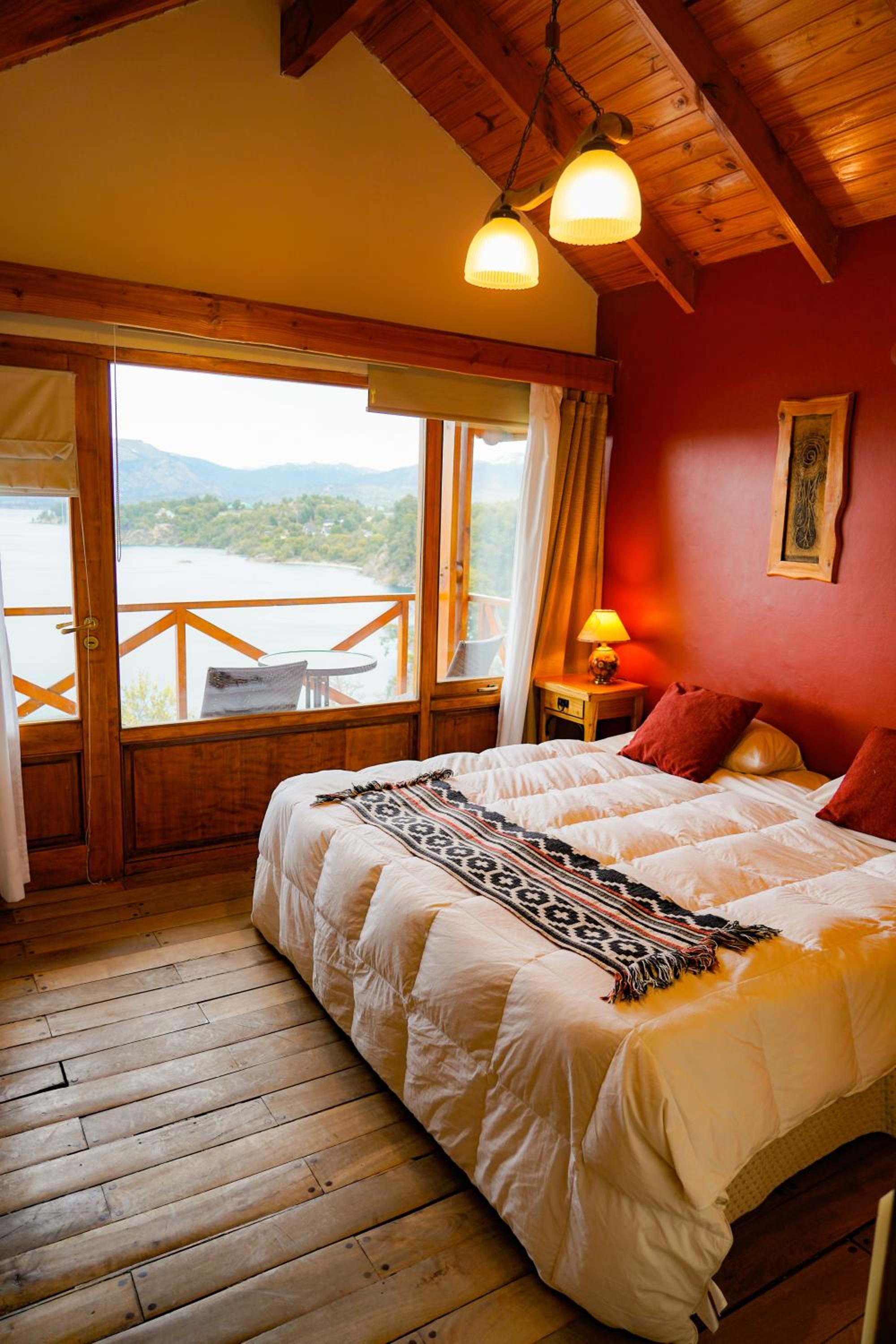 Apartment With Lake View photo 2