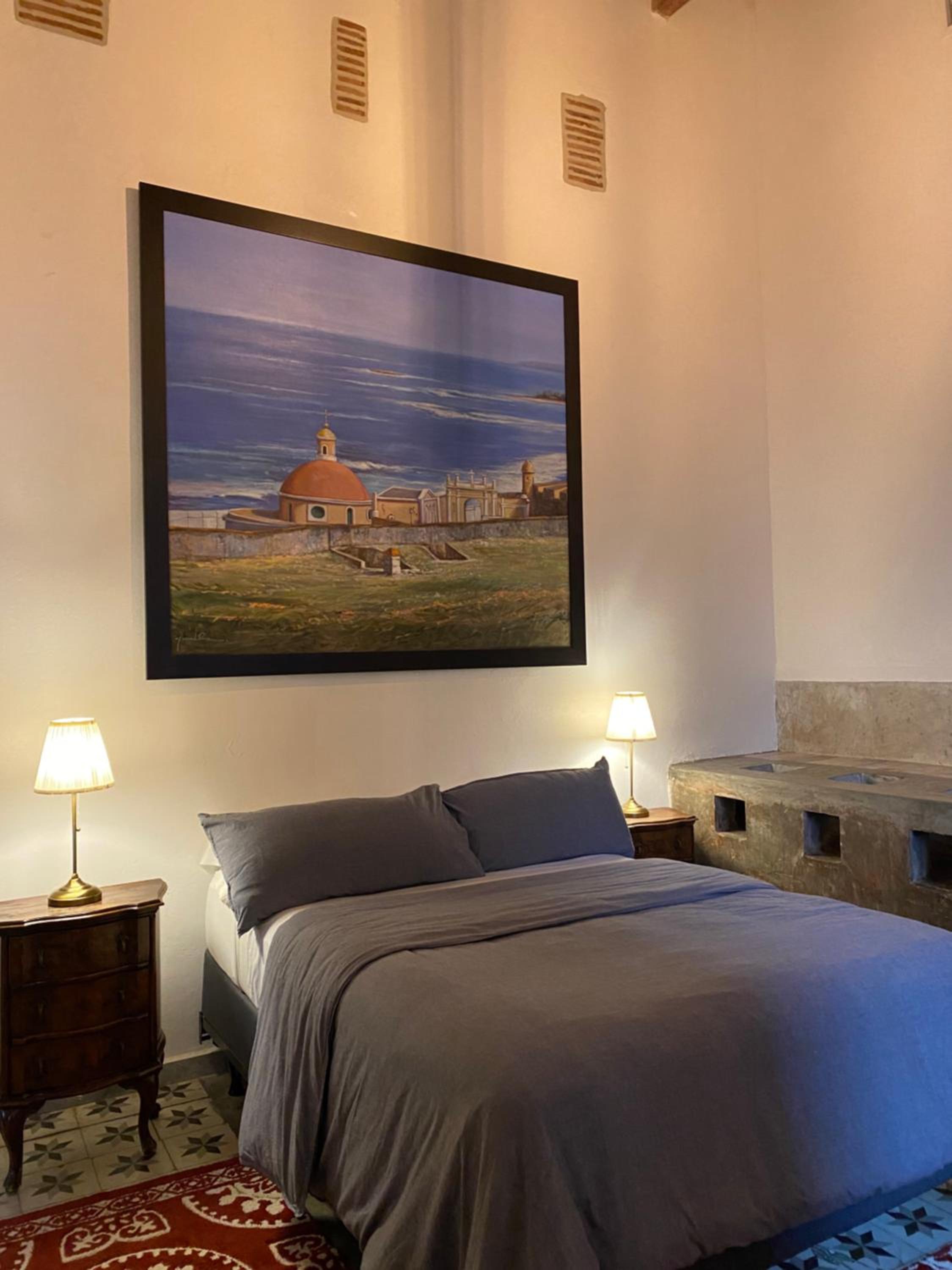 Colonial Room photo 2