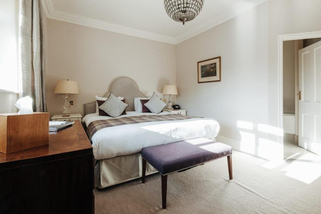 Room 4 – Crabbe Castle Pit Classic Double Room