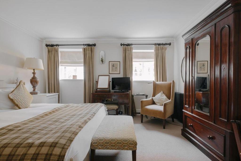 Room 8 – Blunt’s Corner Classic Double Room