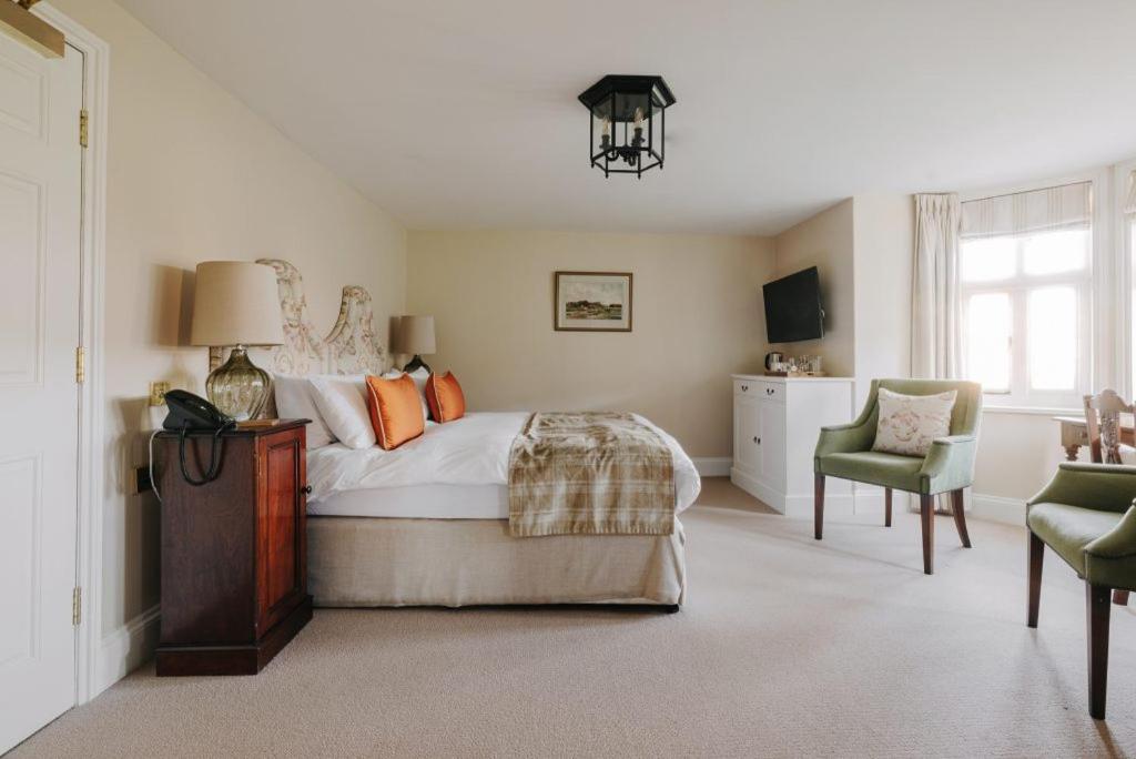 Room 12 – Waterden Classic Double Room