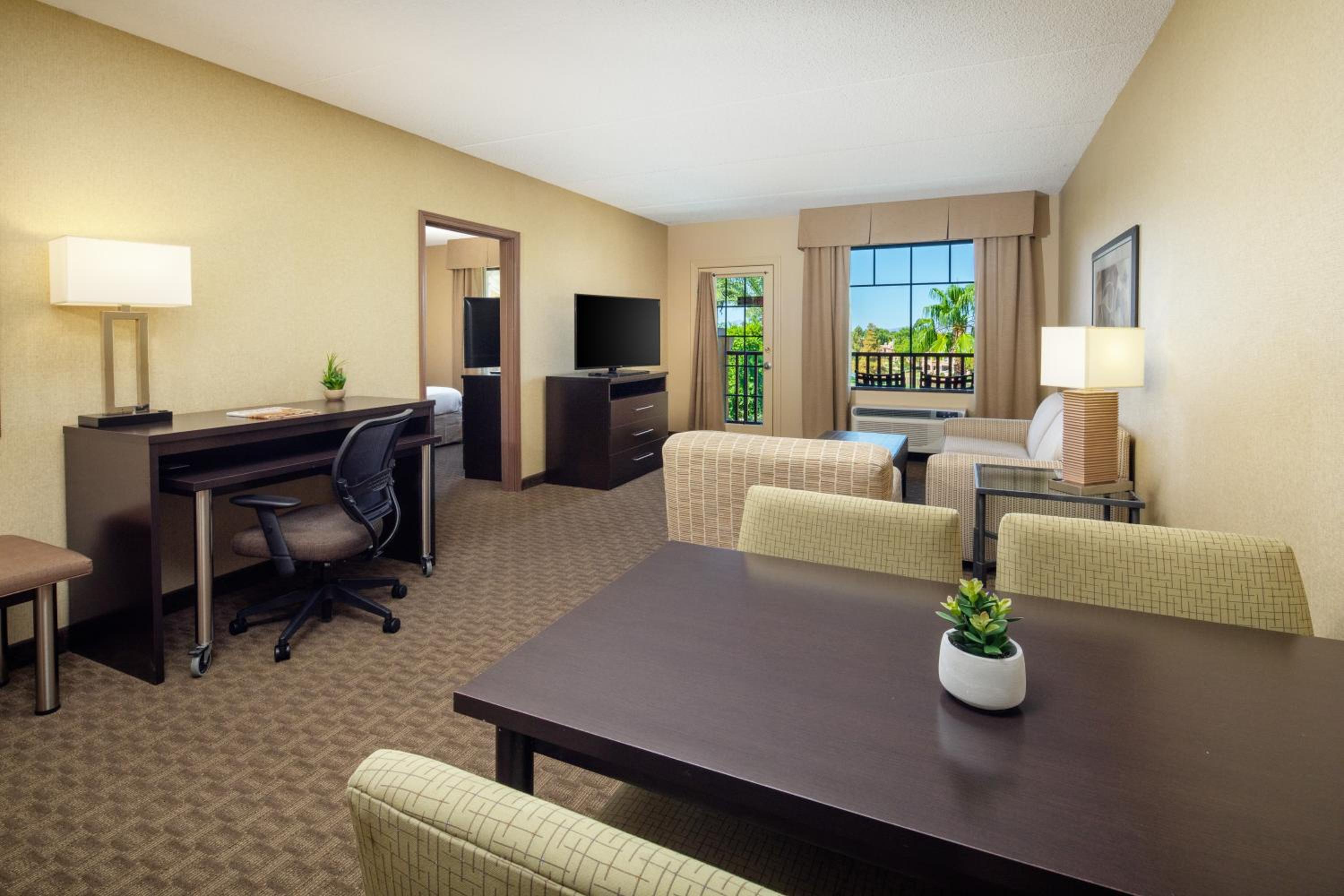 King Suite with Disability Access and Bathtub - Non Smoking photo 1