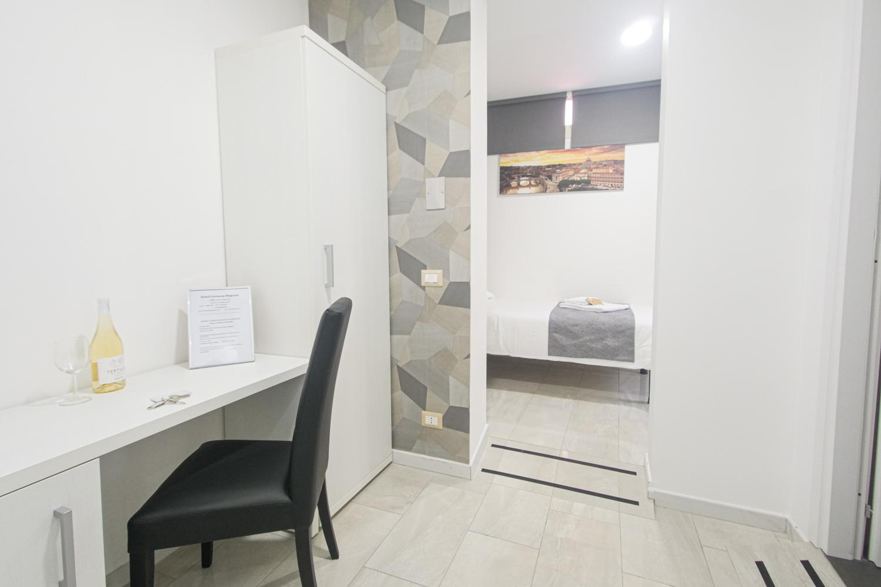 Single Room with Terrace photo 1