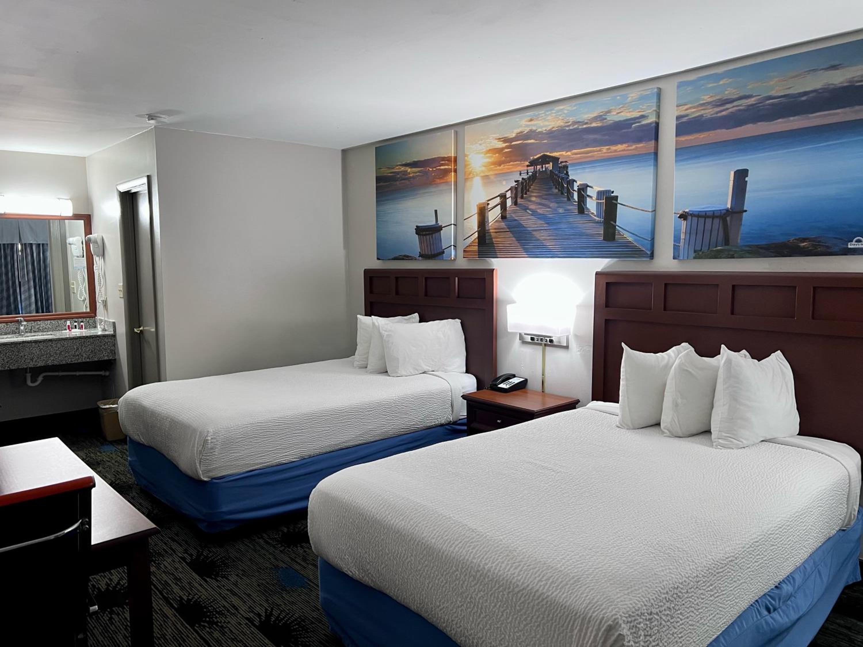 Double Room with Two Double Beds - Smoking - Photo 1