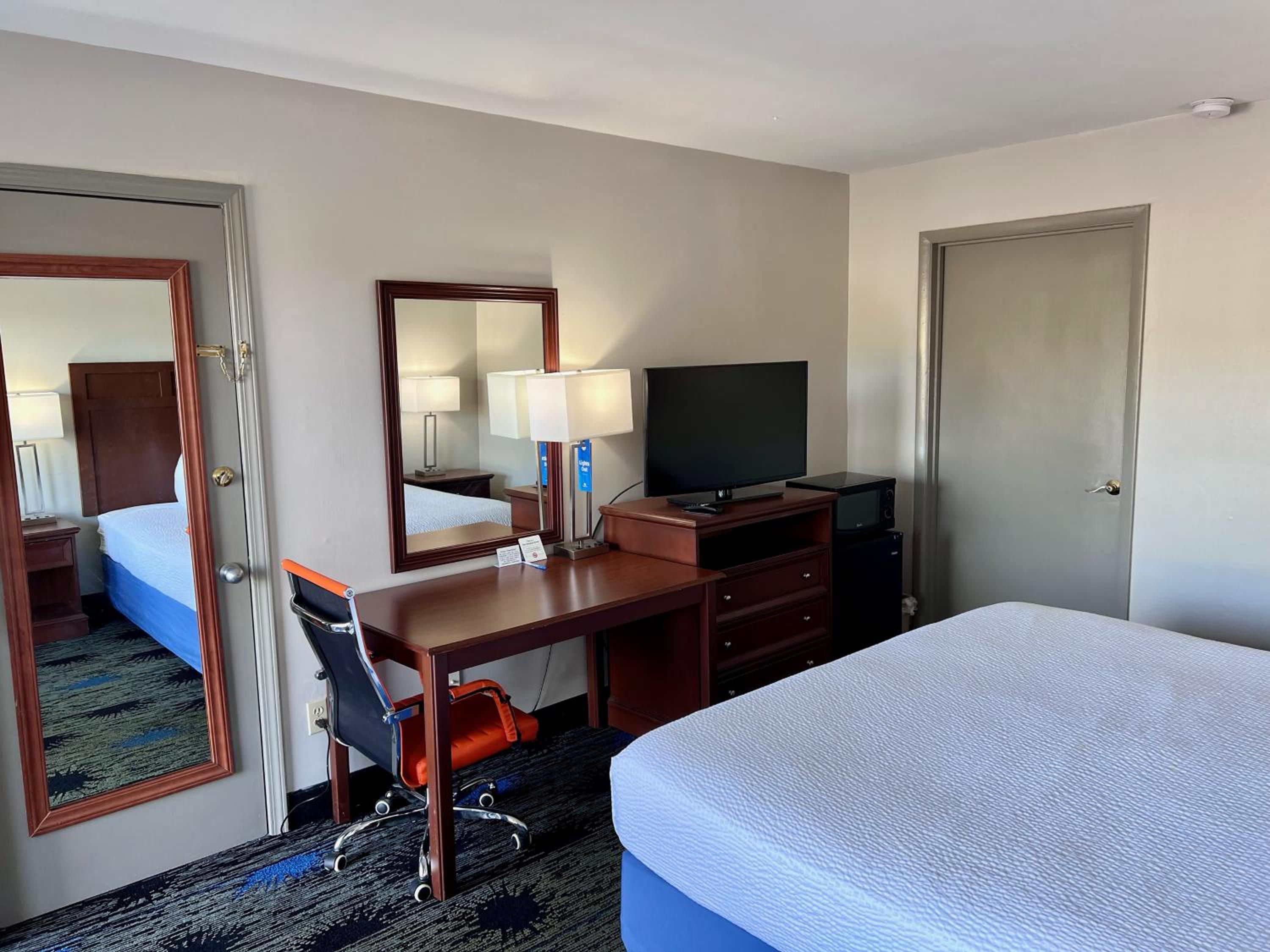 King Room - Disability Access/Non-Smoking - Photo 1