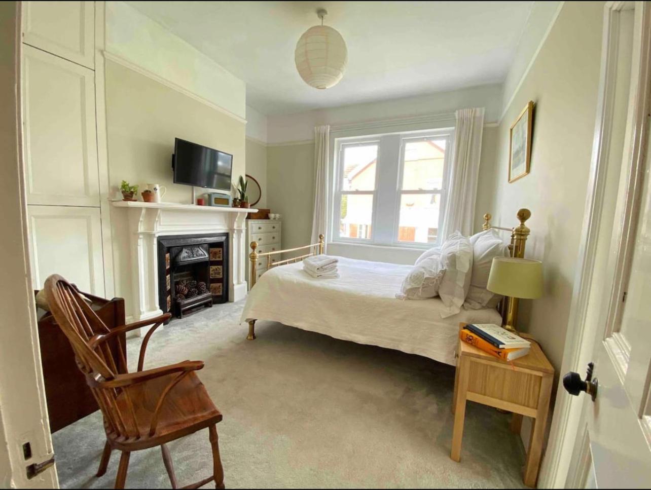 Double Room with Private Bathroom - Photo 7