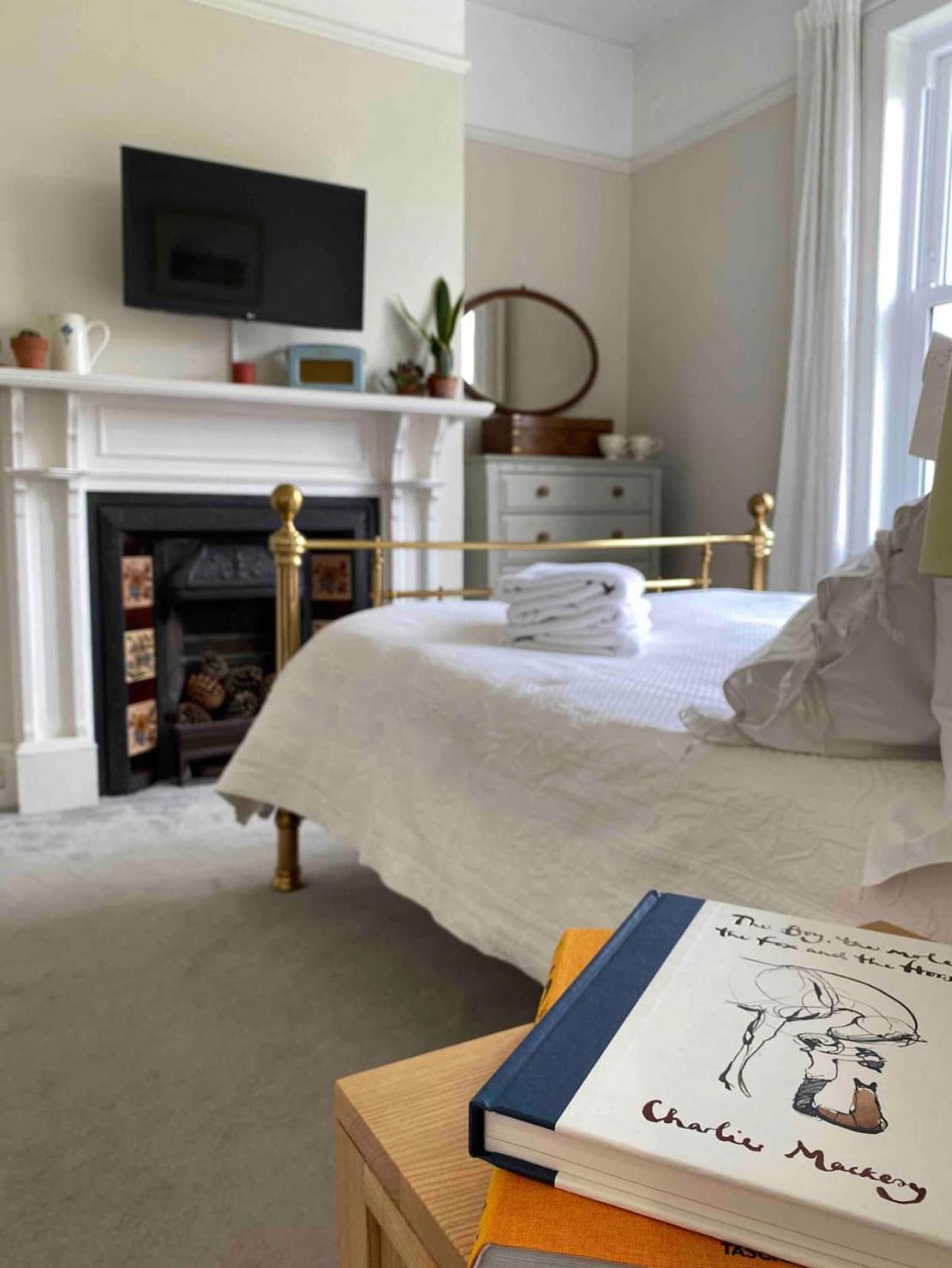 Double Room with Private Bathroom - Photo 8