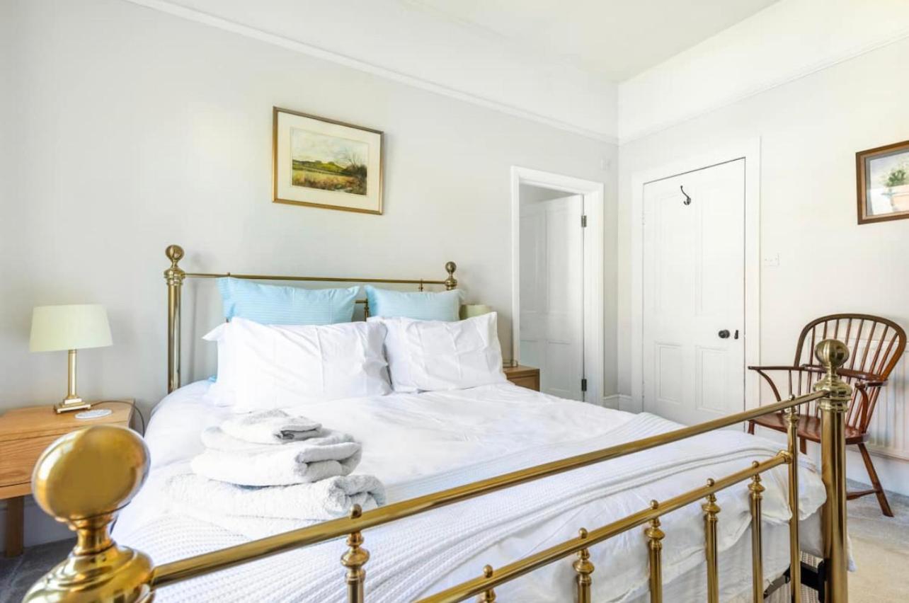 Double Room with Private Bathroom - Photo 10
