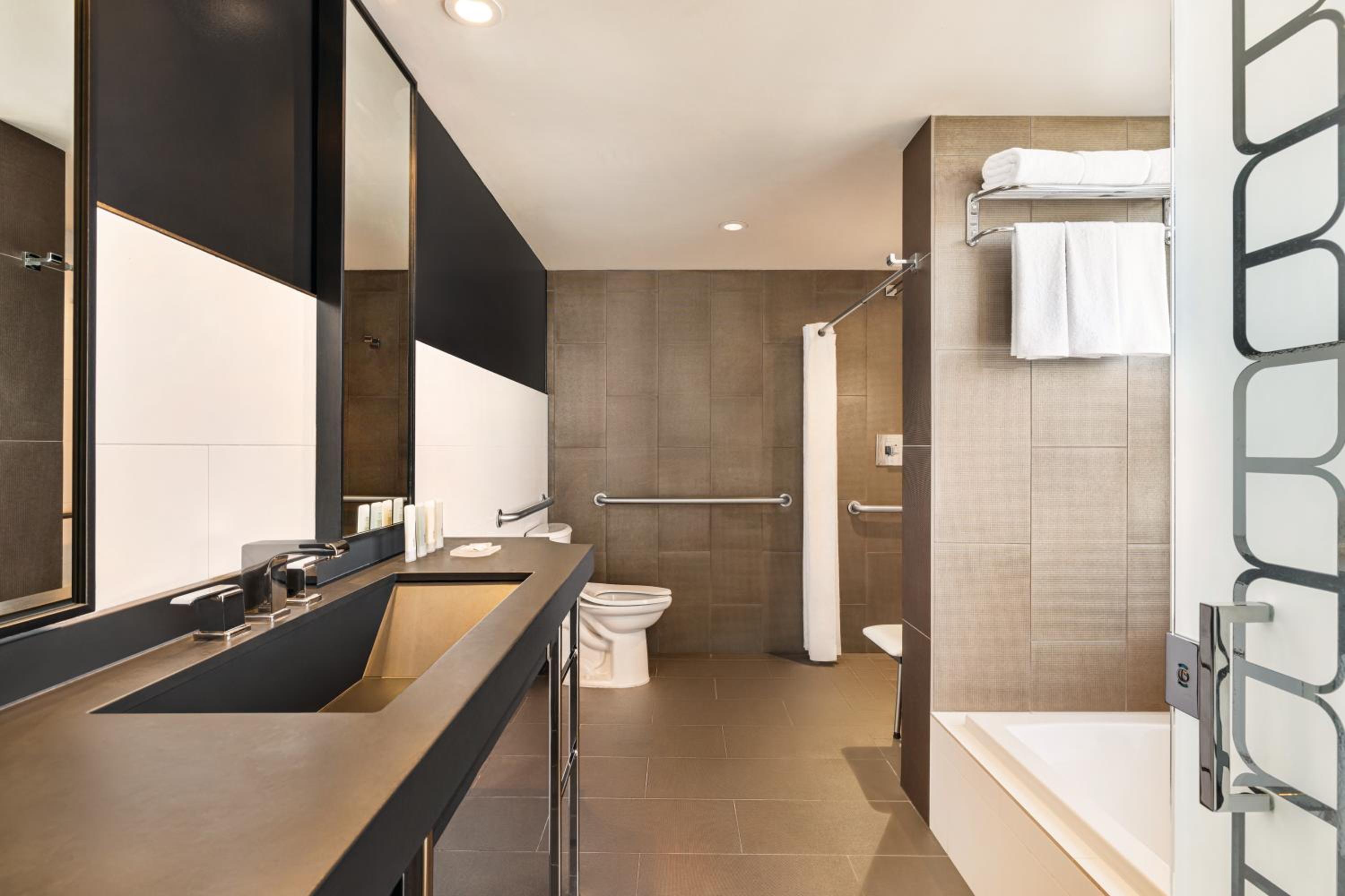 Waldorf Towers Suite ADA photo 3