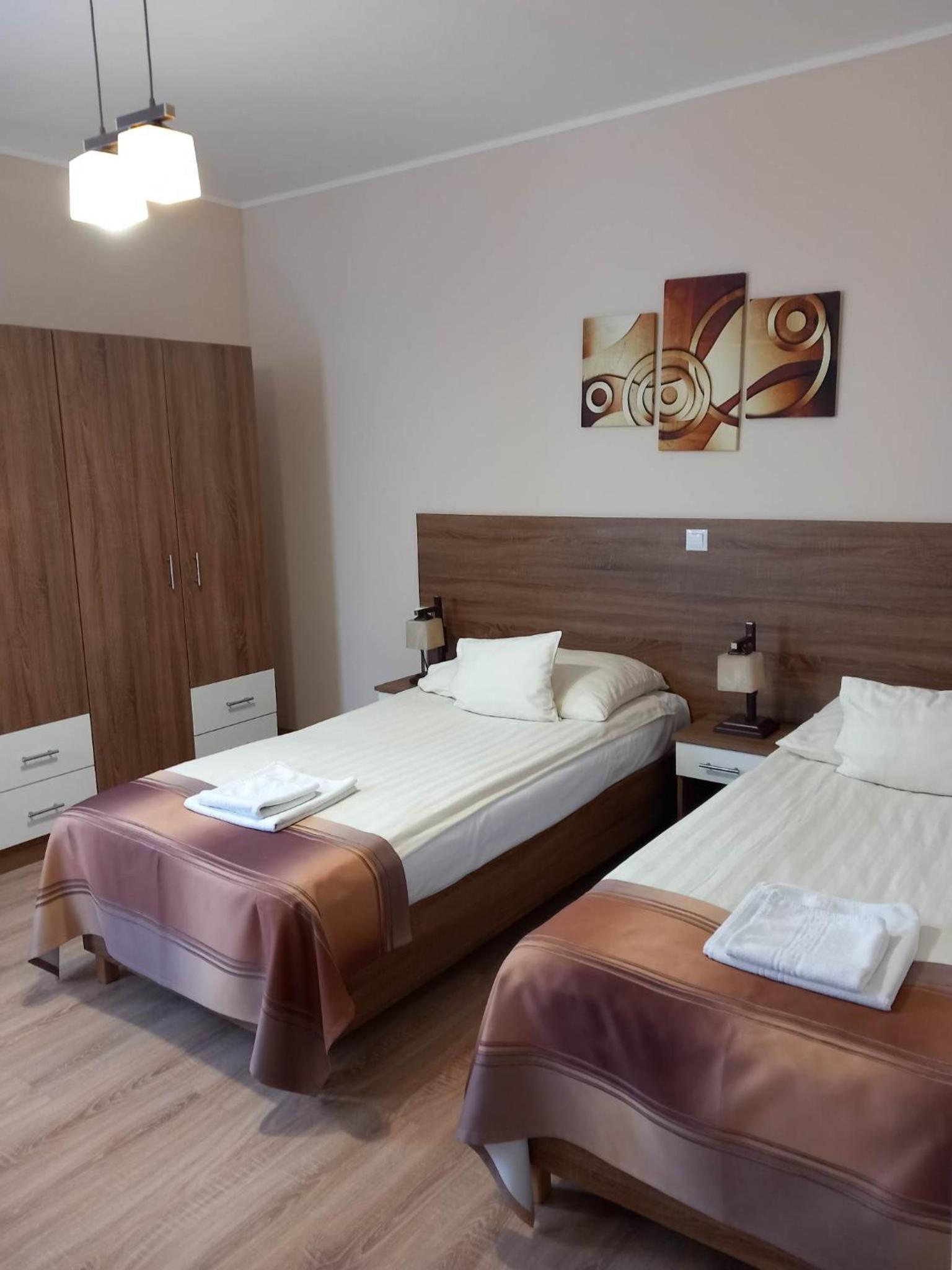 Double or Twin Room - Photo 8