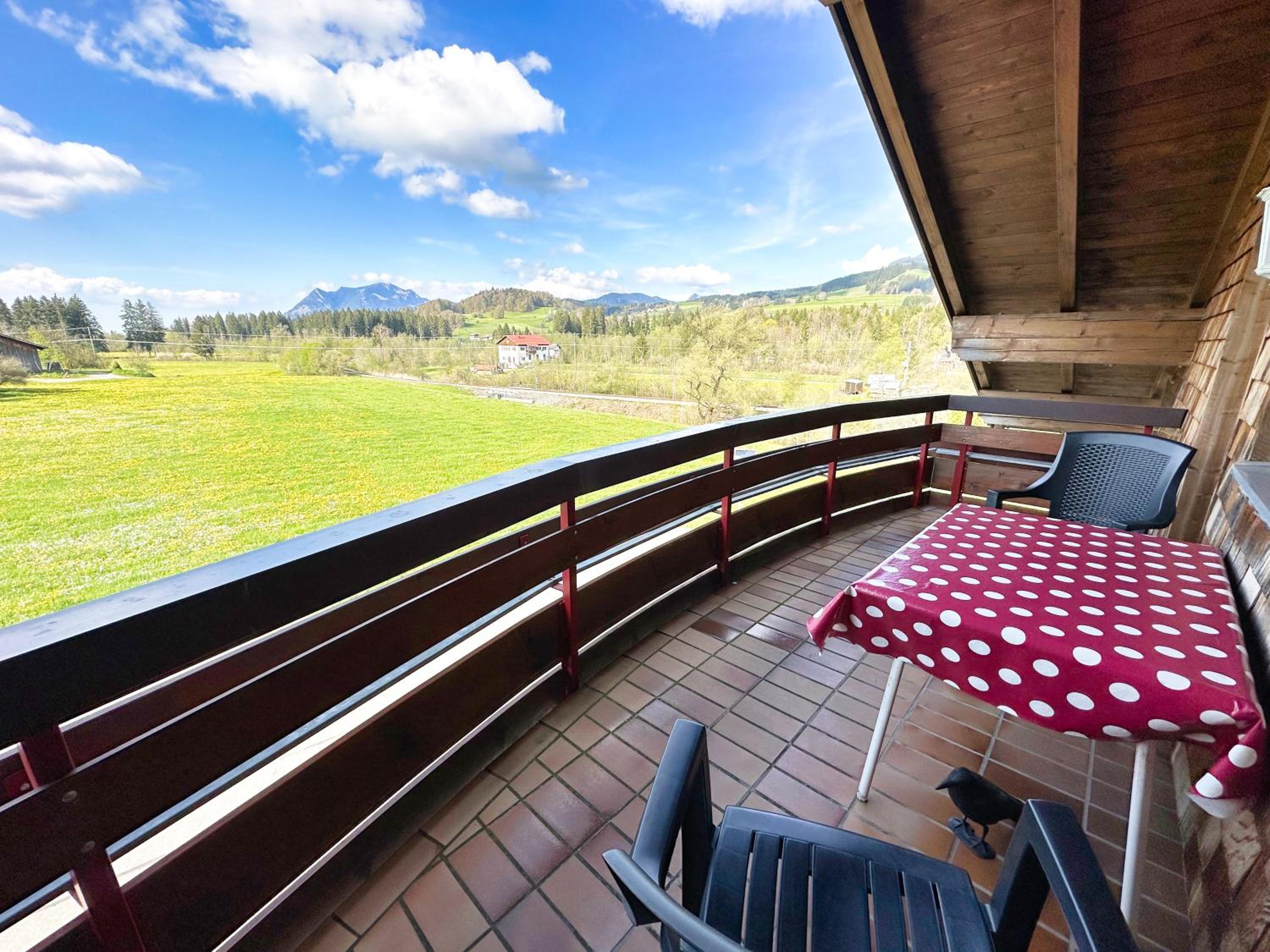 Apartment with Mountain View photo 3