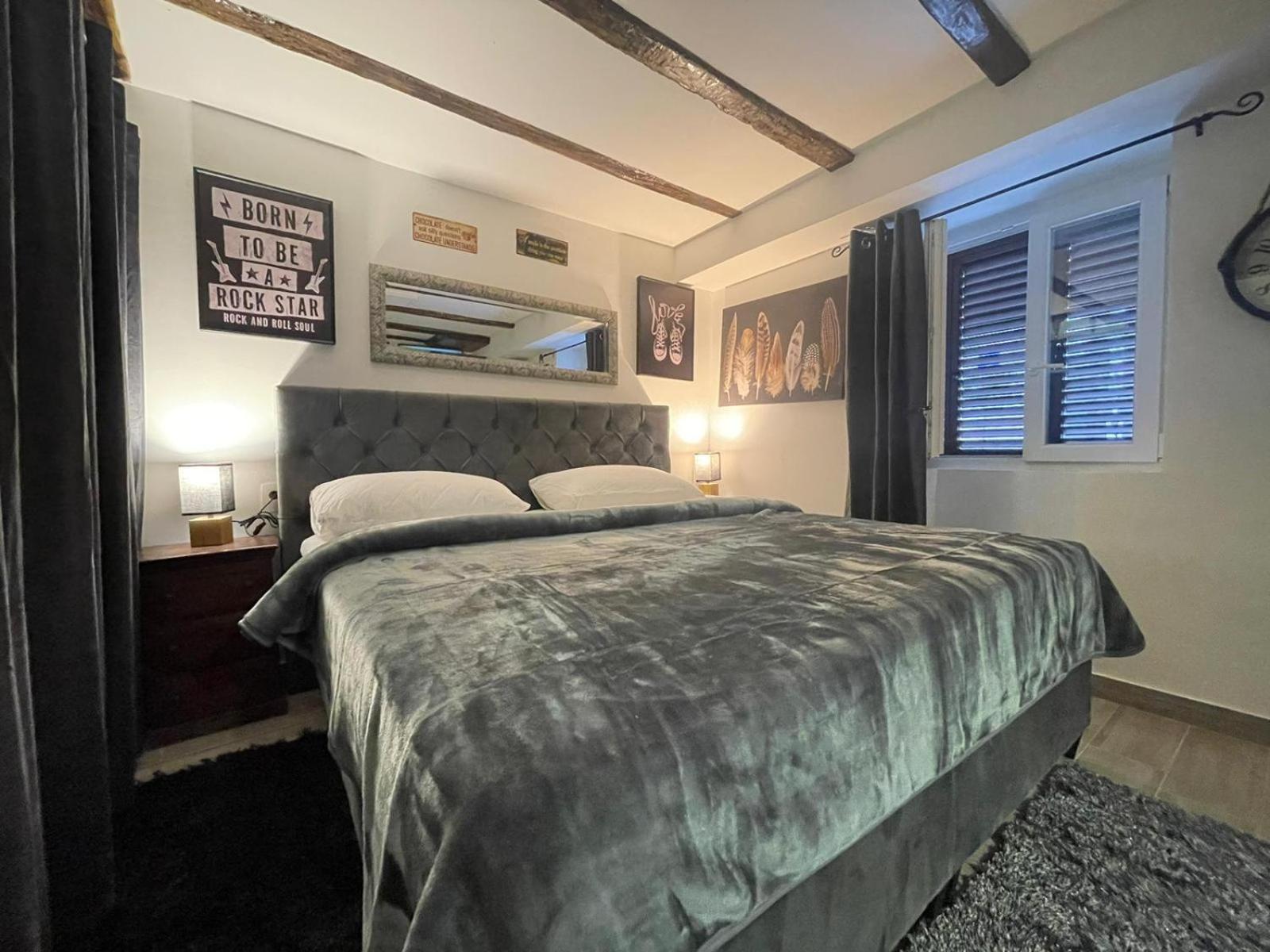 Studio Apartment photo 3