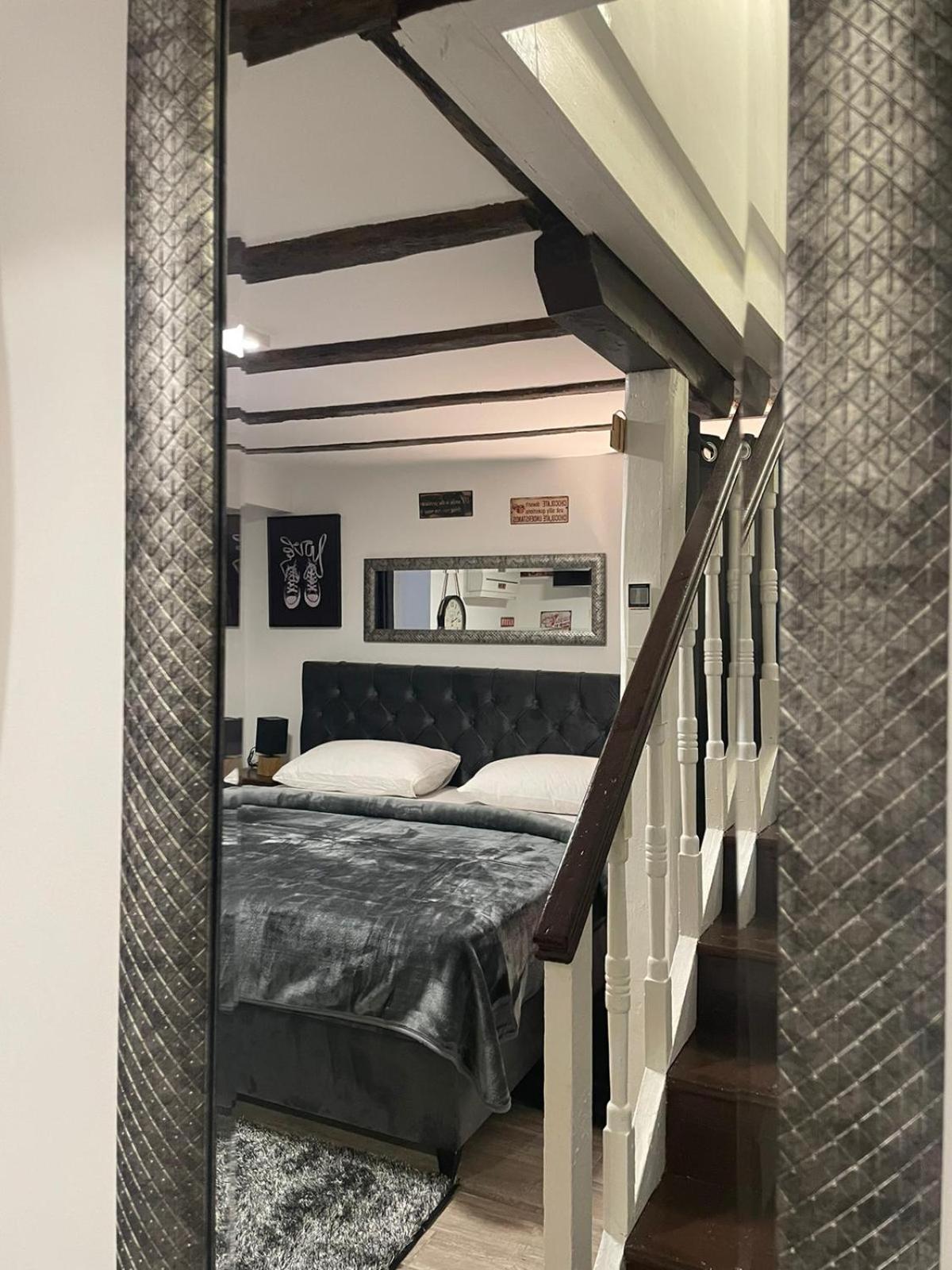 Studio Apartment photo 2