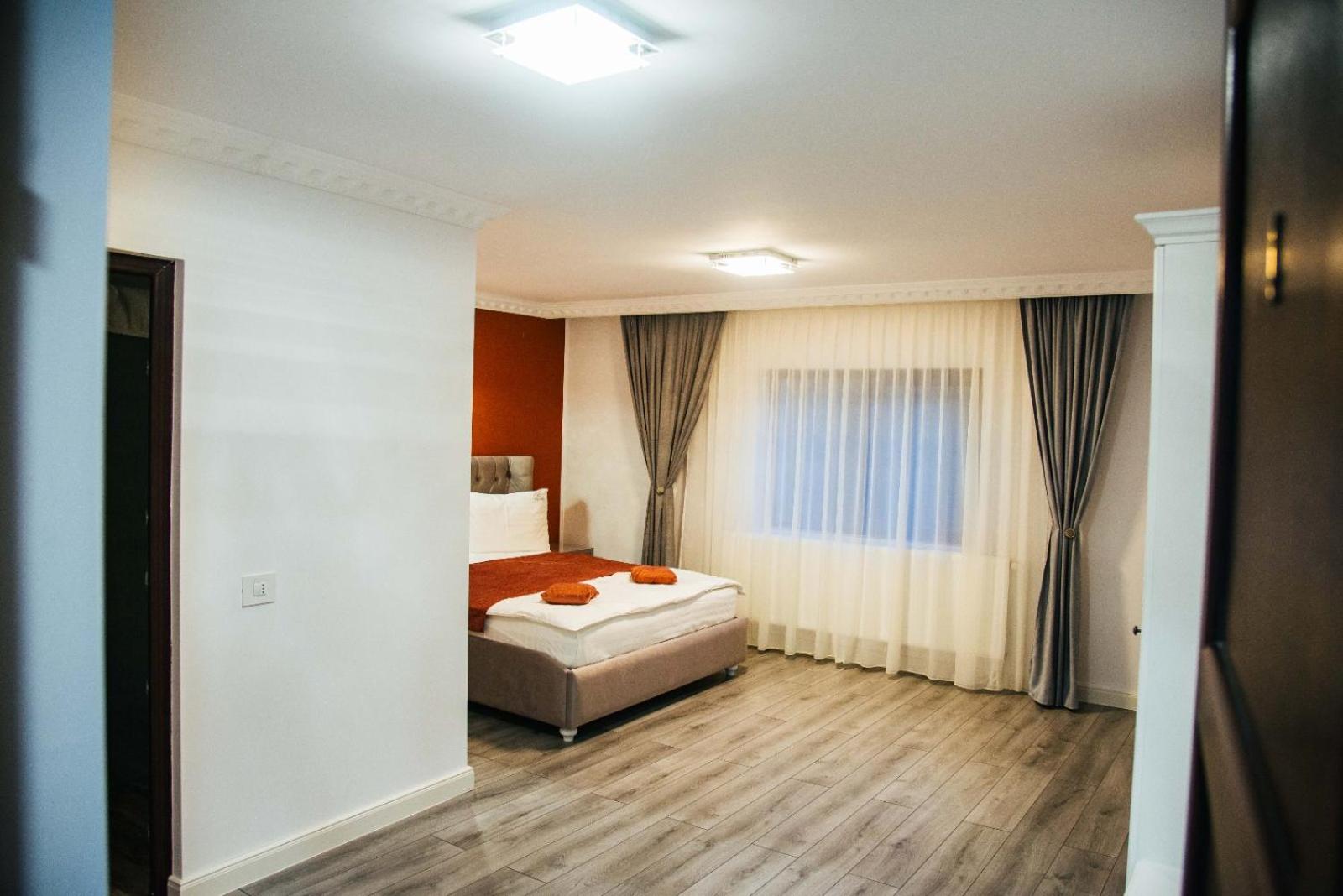 Triple Room with Private Bathroom photo 2