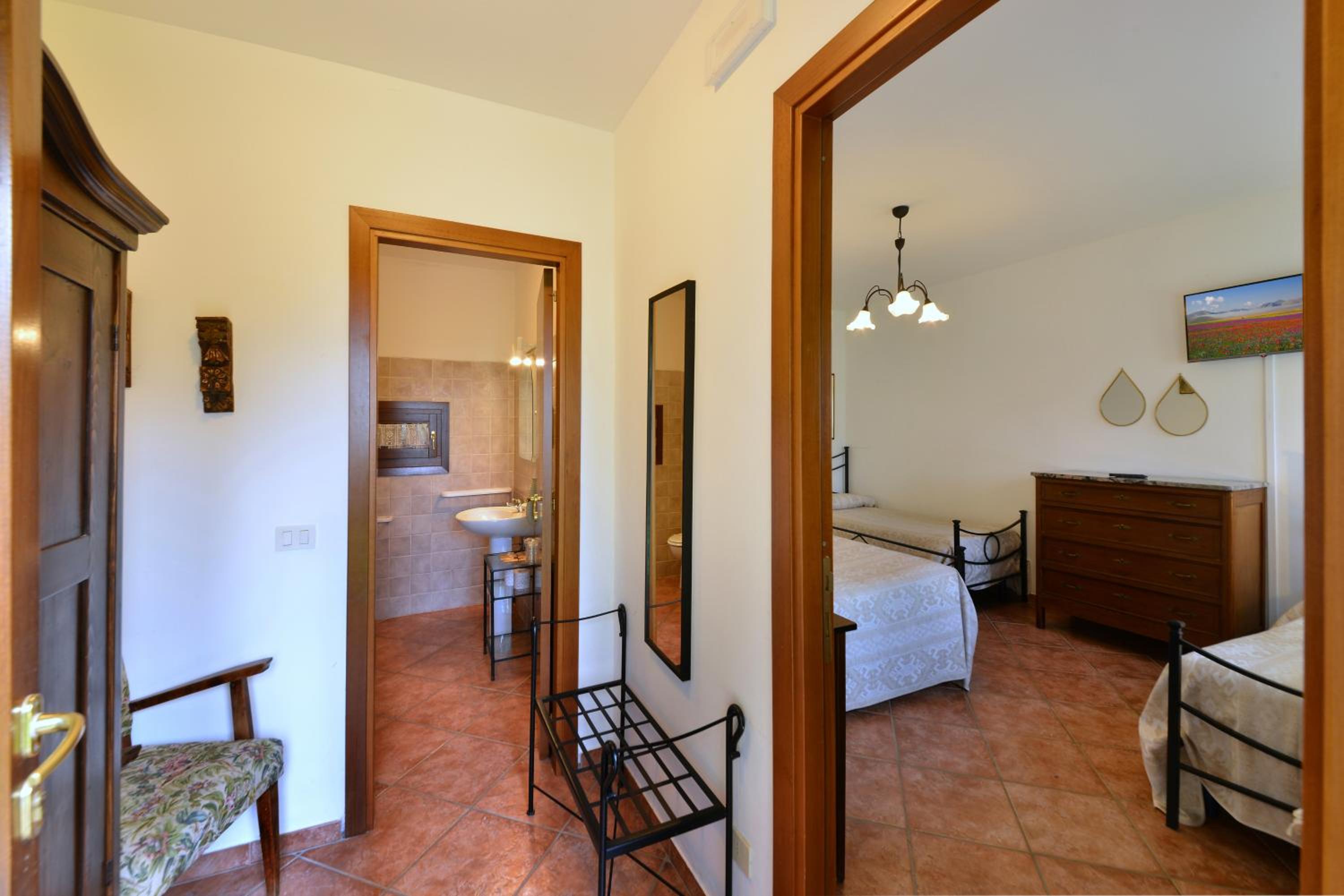 Quadruple Room - Photo 20