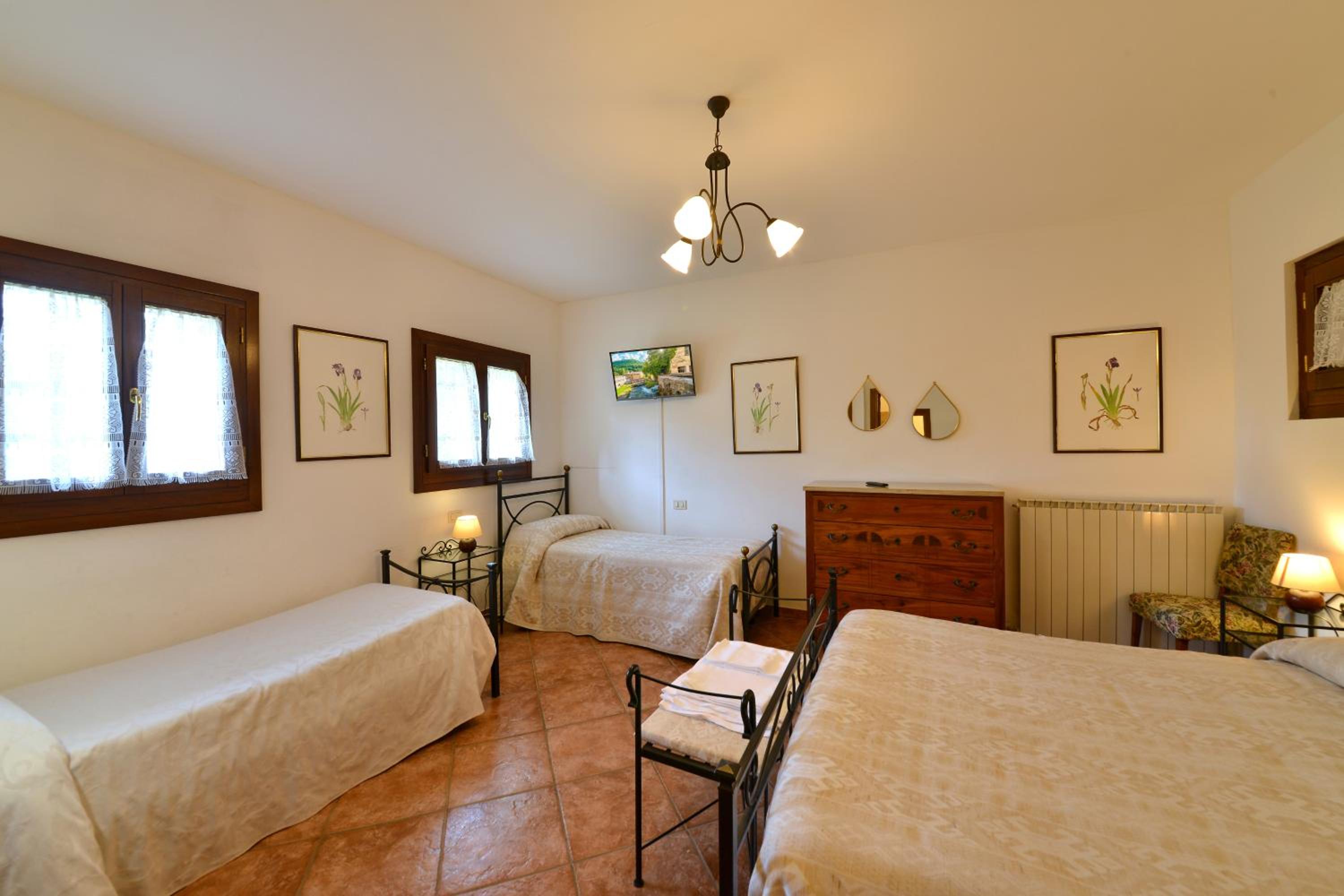 Quadruple Room - Photo 3