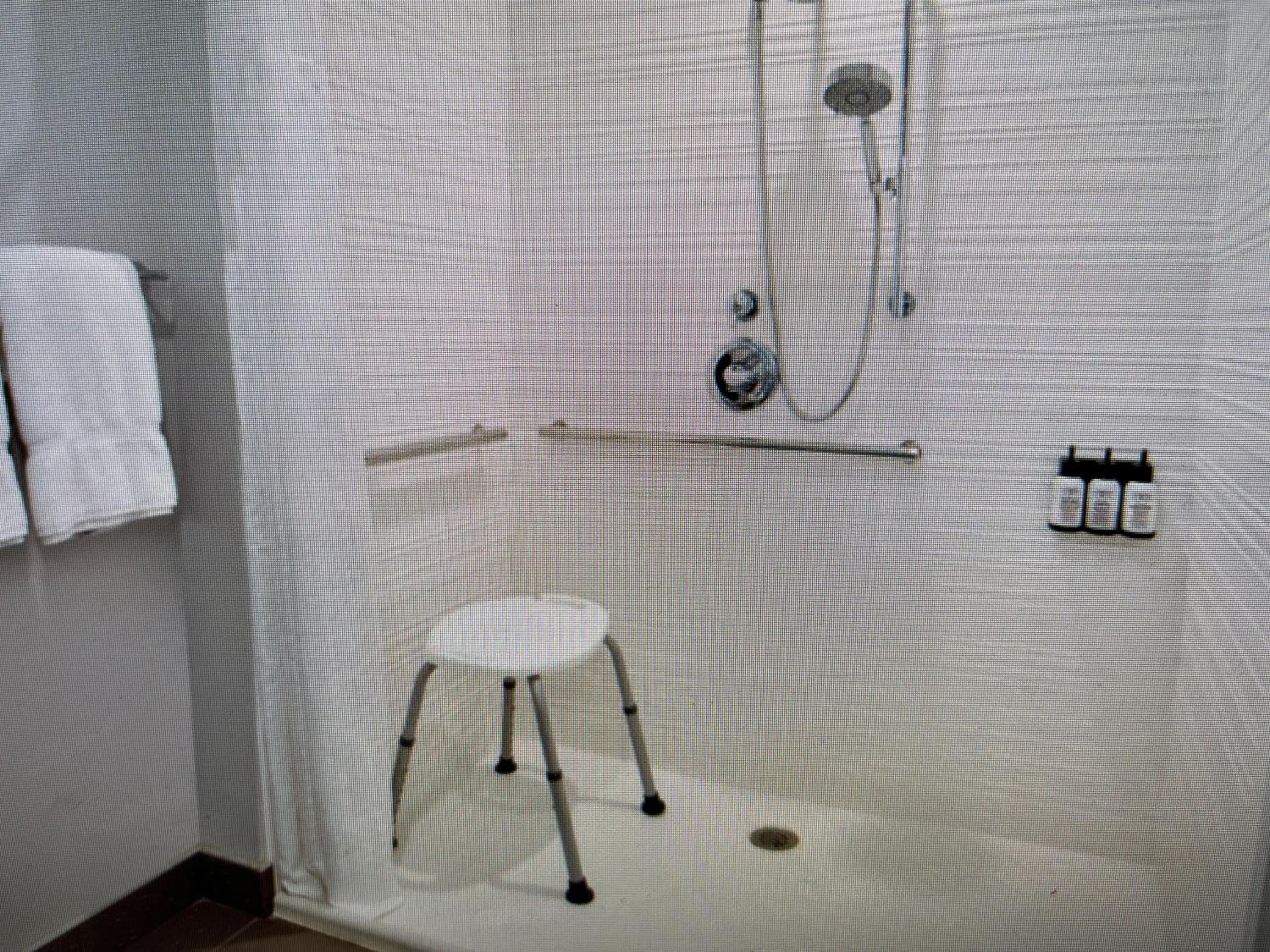 Room with Two Beds - Hearing Accessible - Non-Smoking - Photo 2
