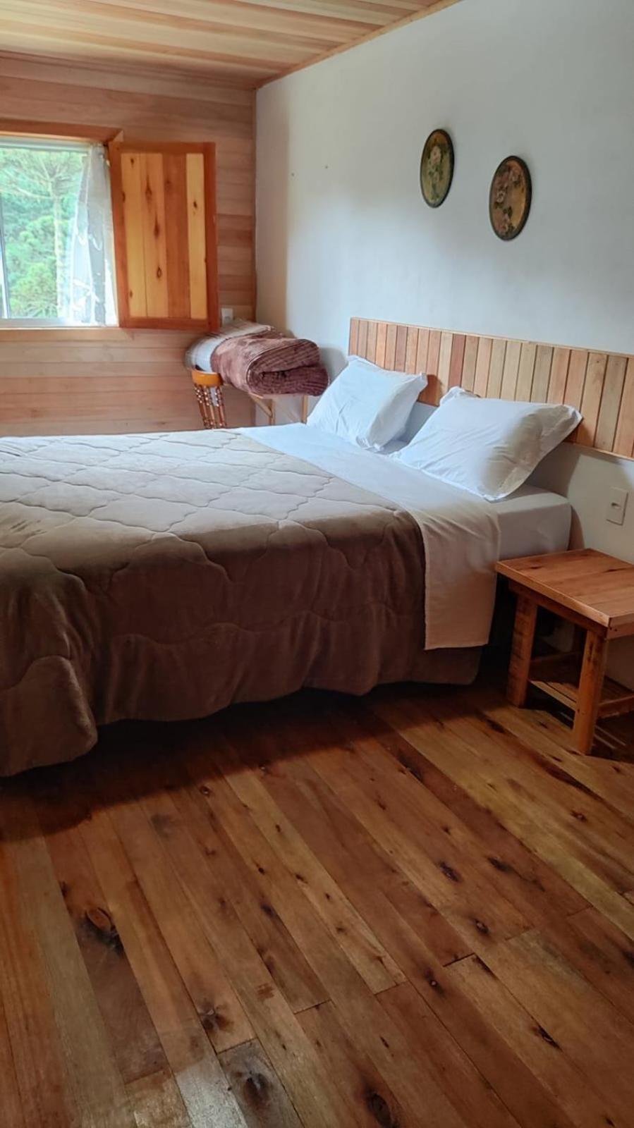 Deluxe Double Room (2 Adults + 1 Child)