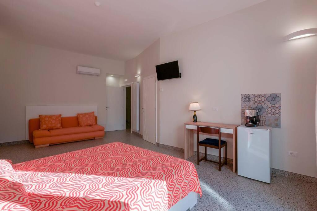 Four-Bedroom House photo 3