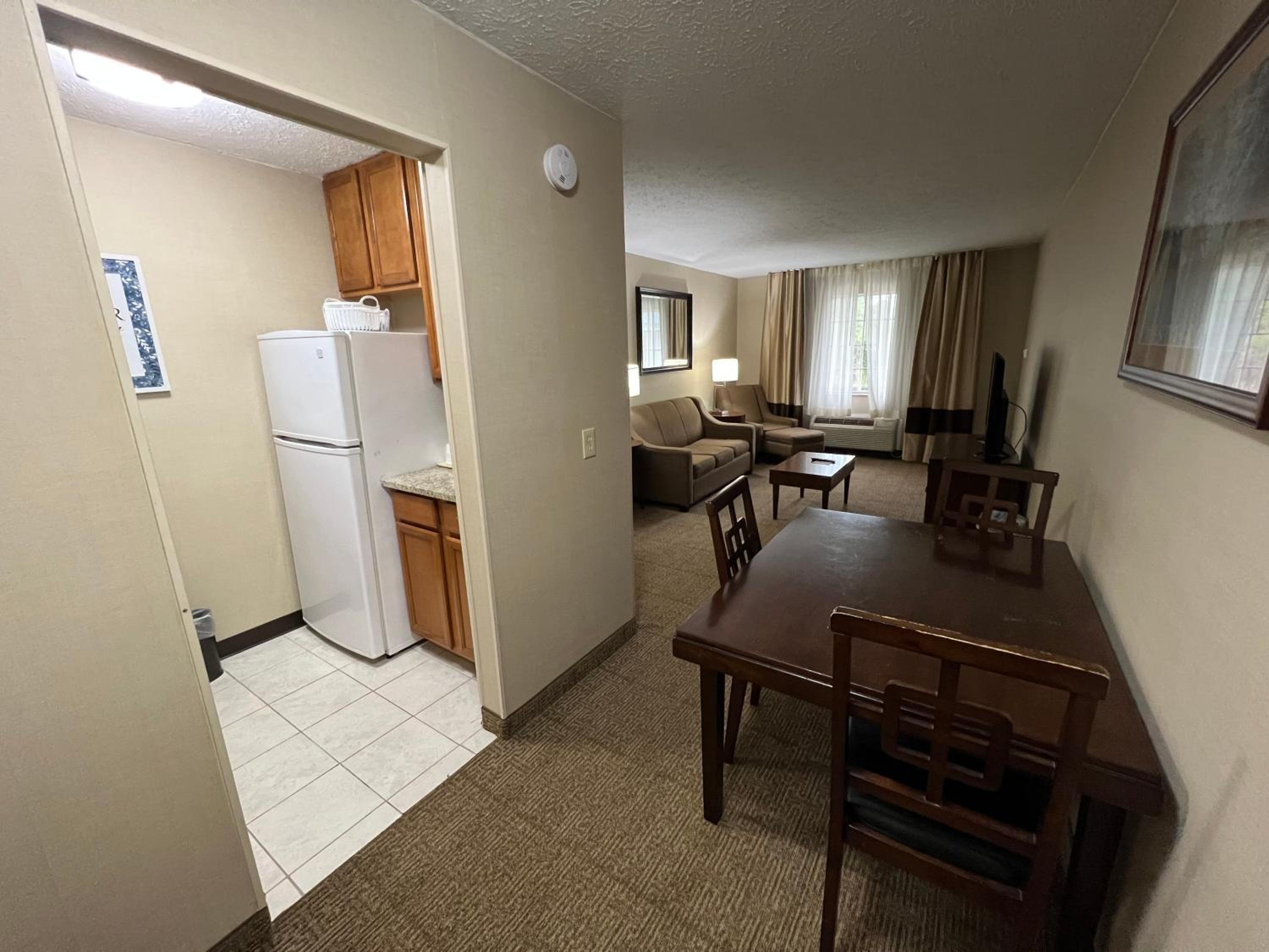 Two Bedroom Suite - Photo 8