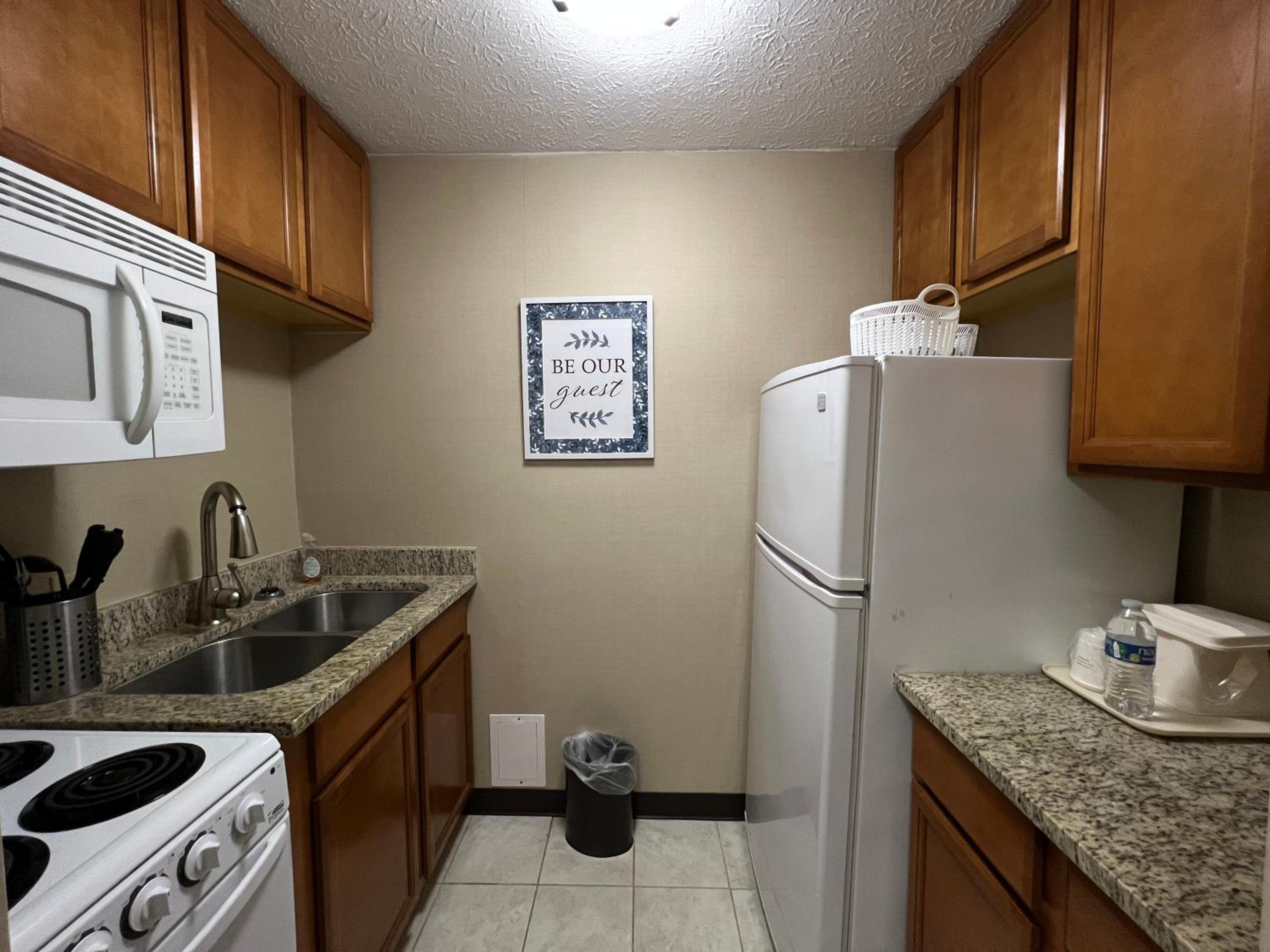 Two Bedroom Suite - Photo 4