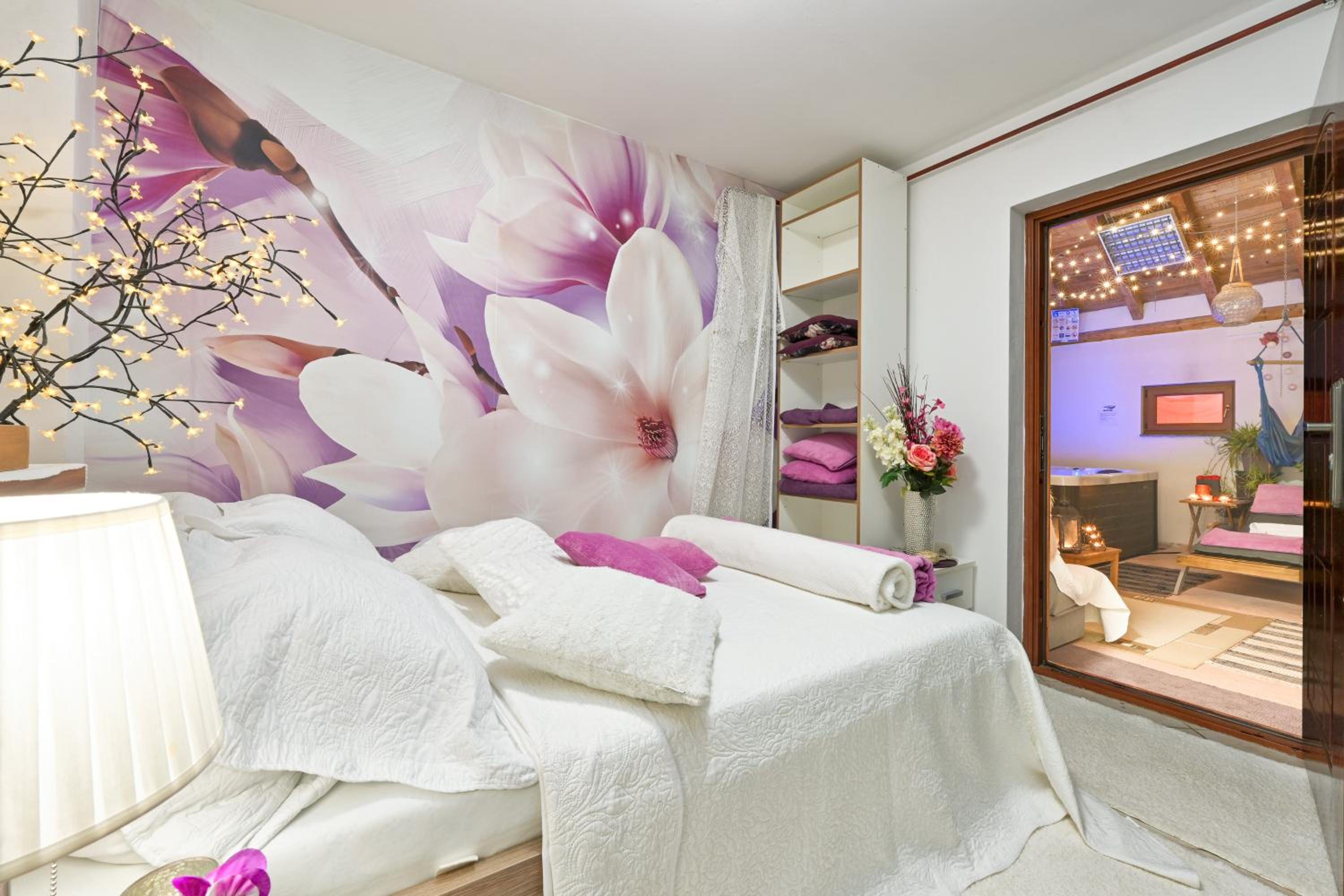 One-Bedroom Apartment with Spa Bath photo 1