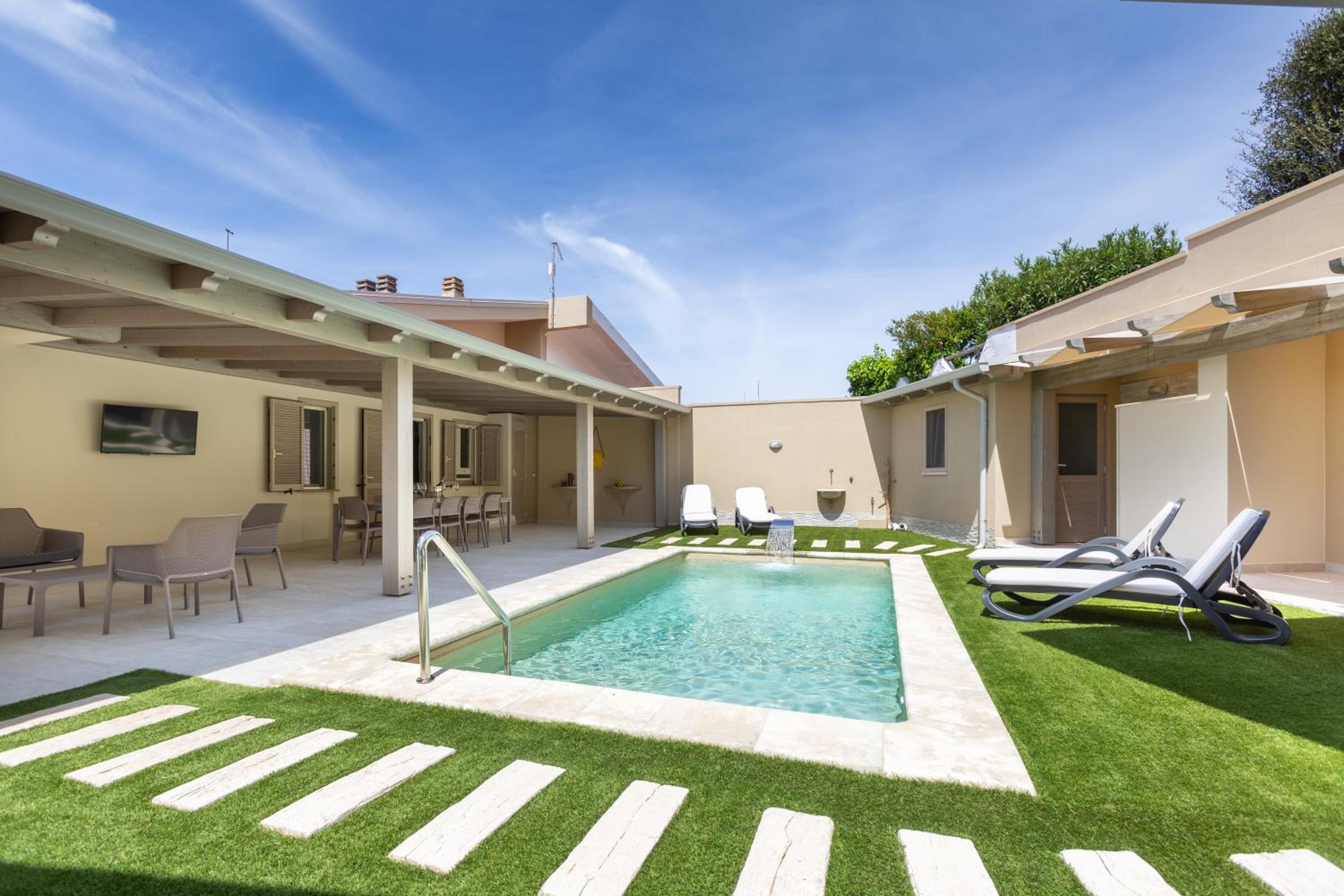 Villa photo 2