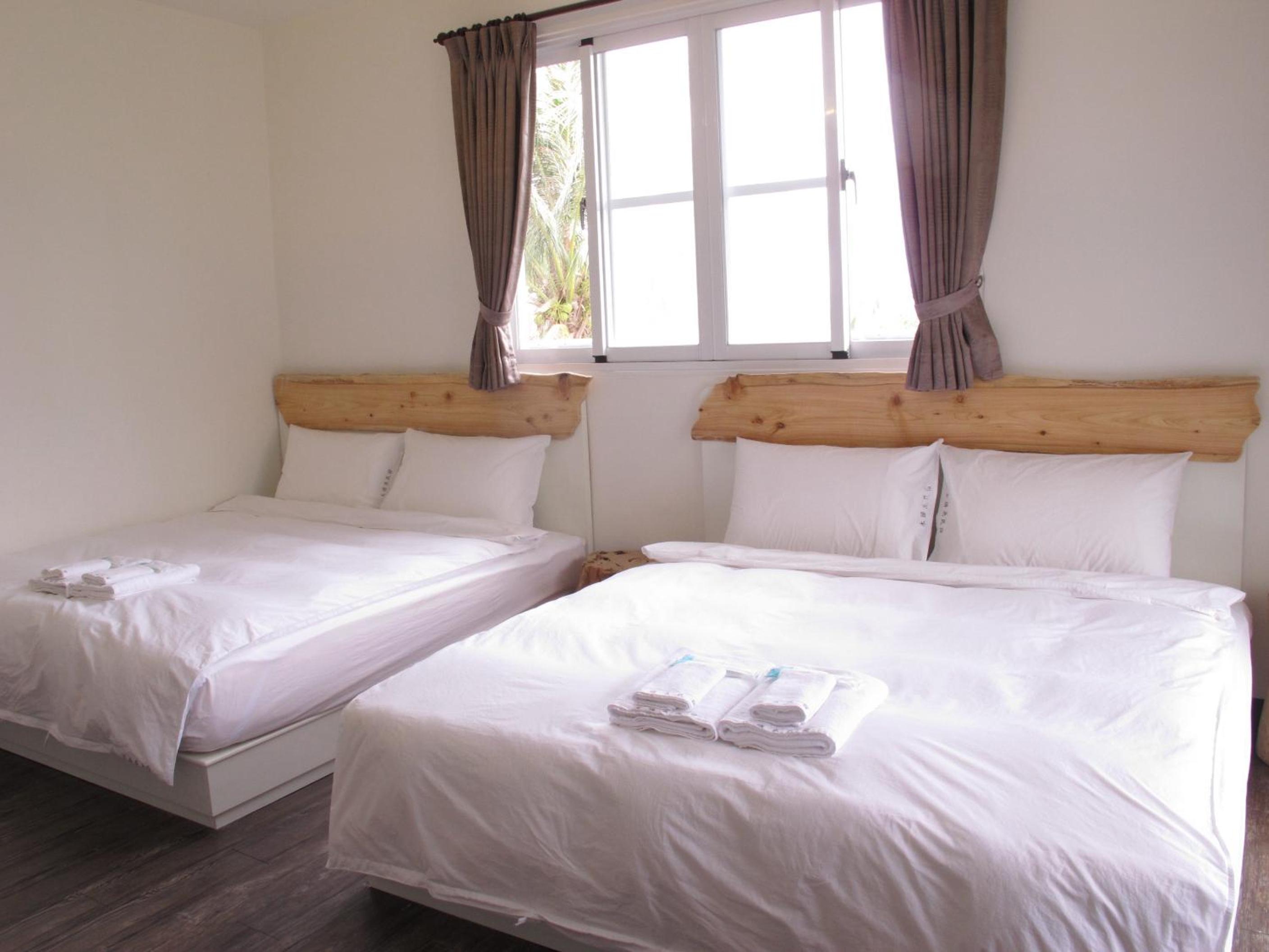 Quadruple Room with Balcony photo 1