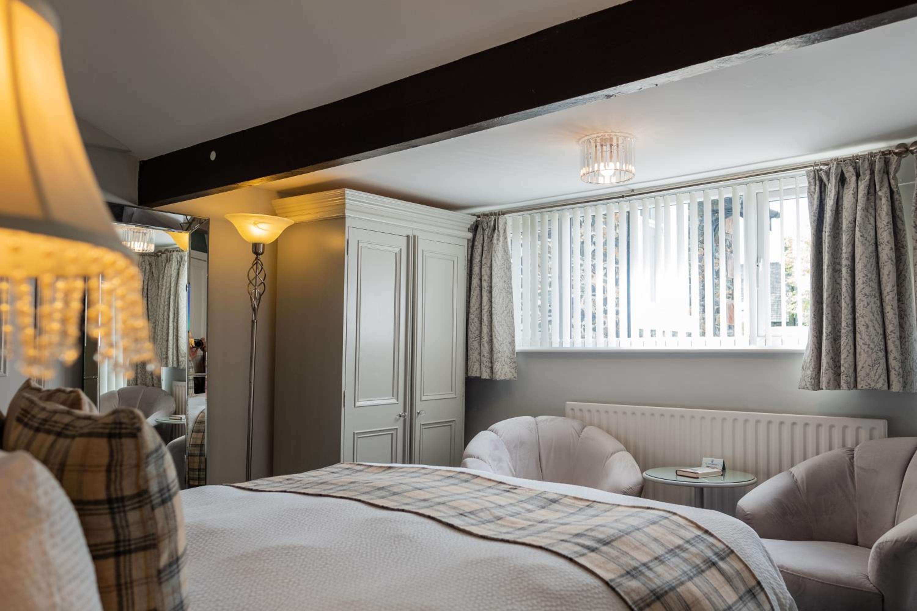 Deluxe Double Room with Shower