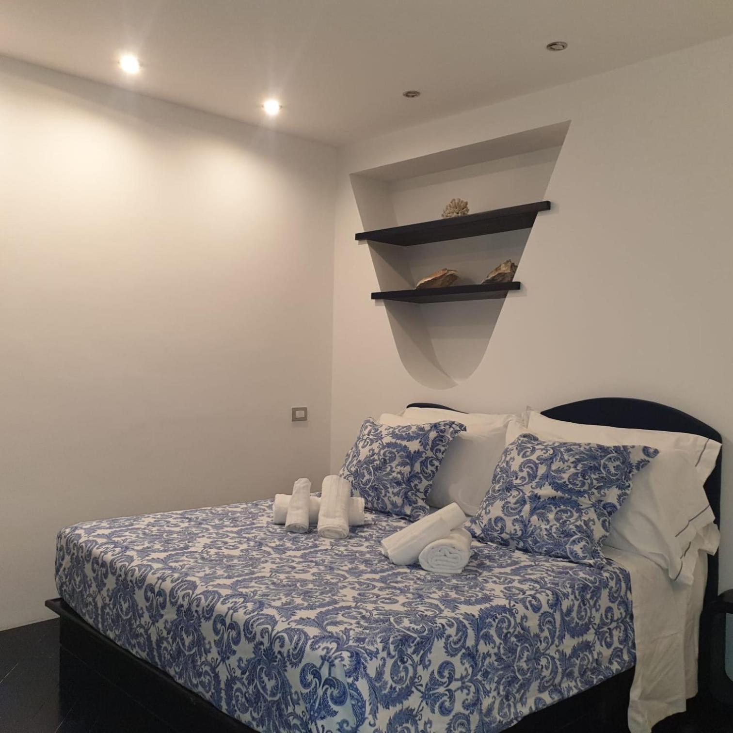 Two-Bedroom House - Photo 1