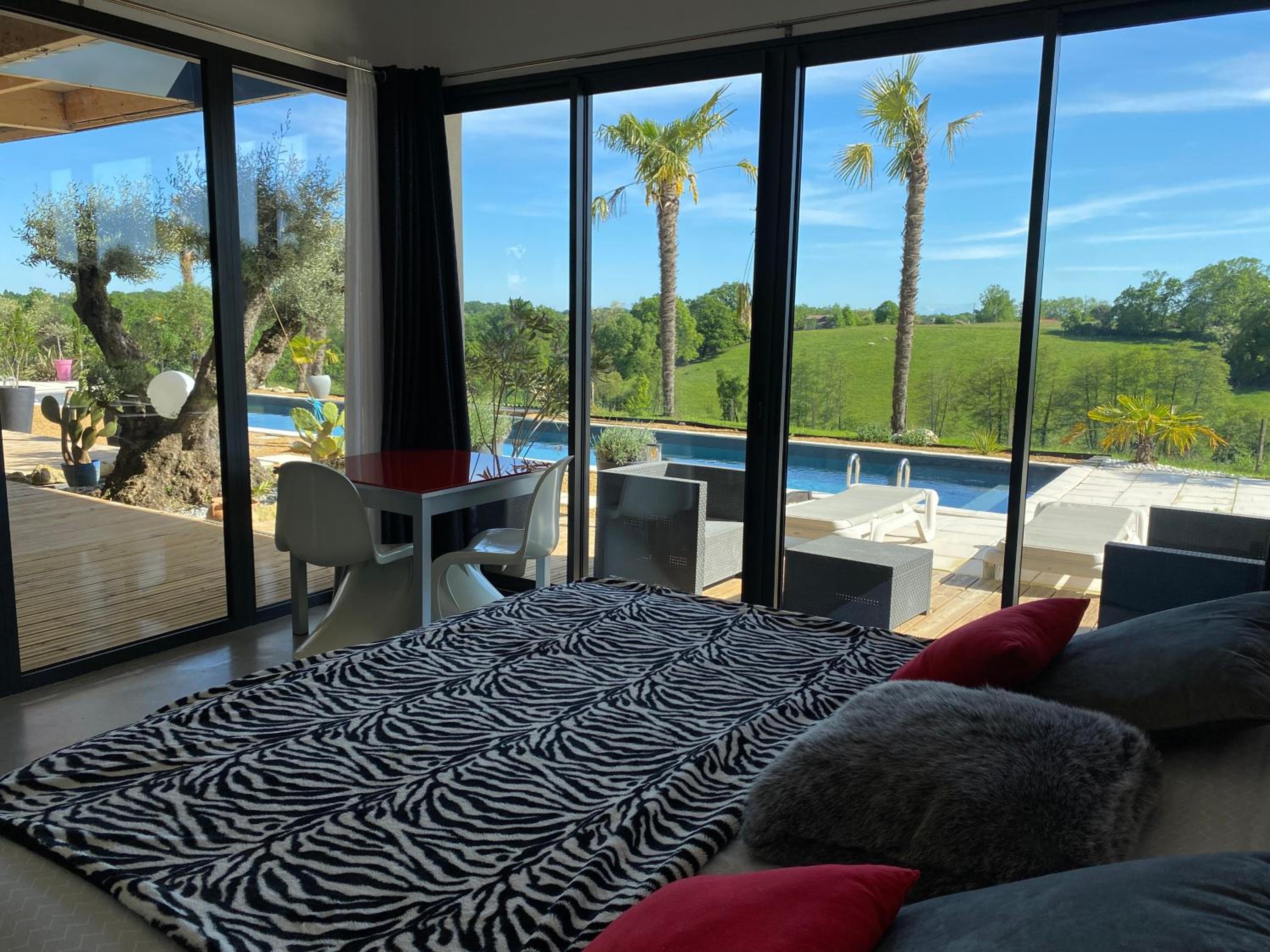 Double Room with Pool View - Photo 1