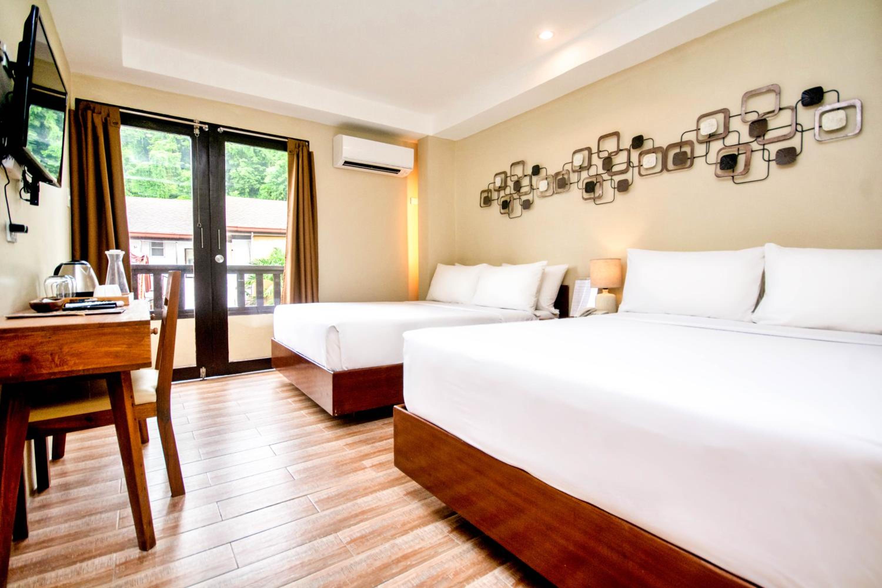 Deluxe Double Room with Balcony - Photo 1