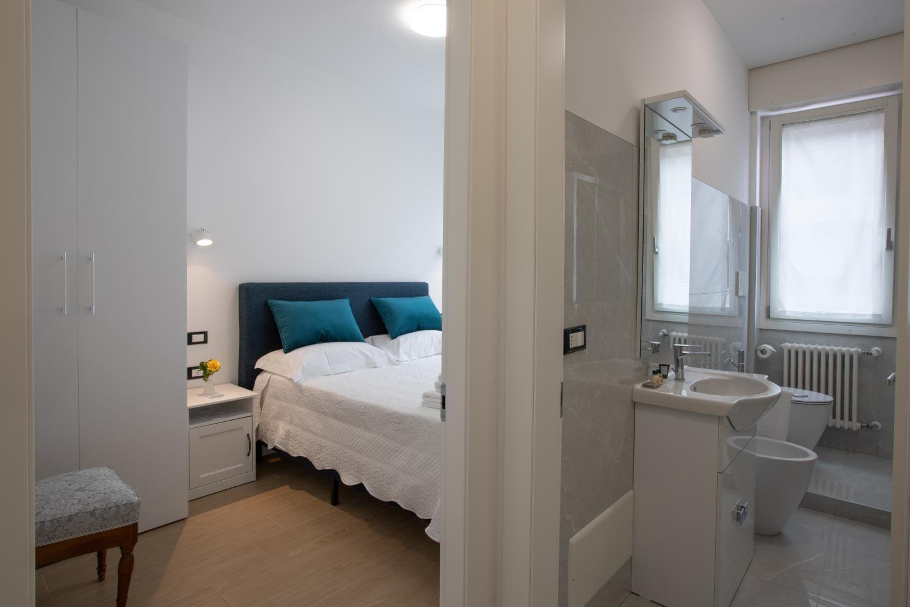 Double Room with Private Bathroom photo 3