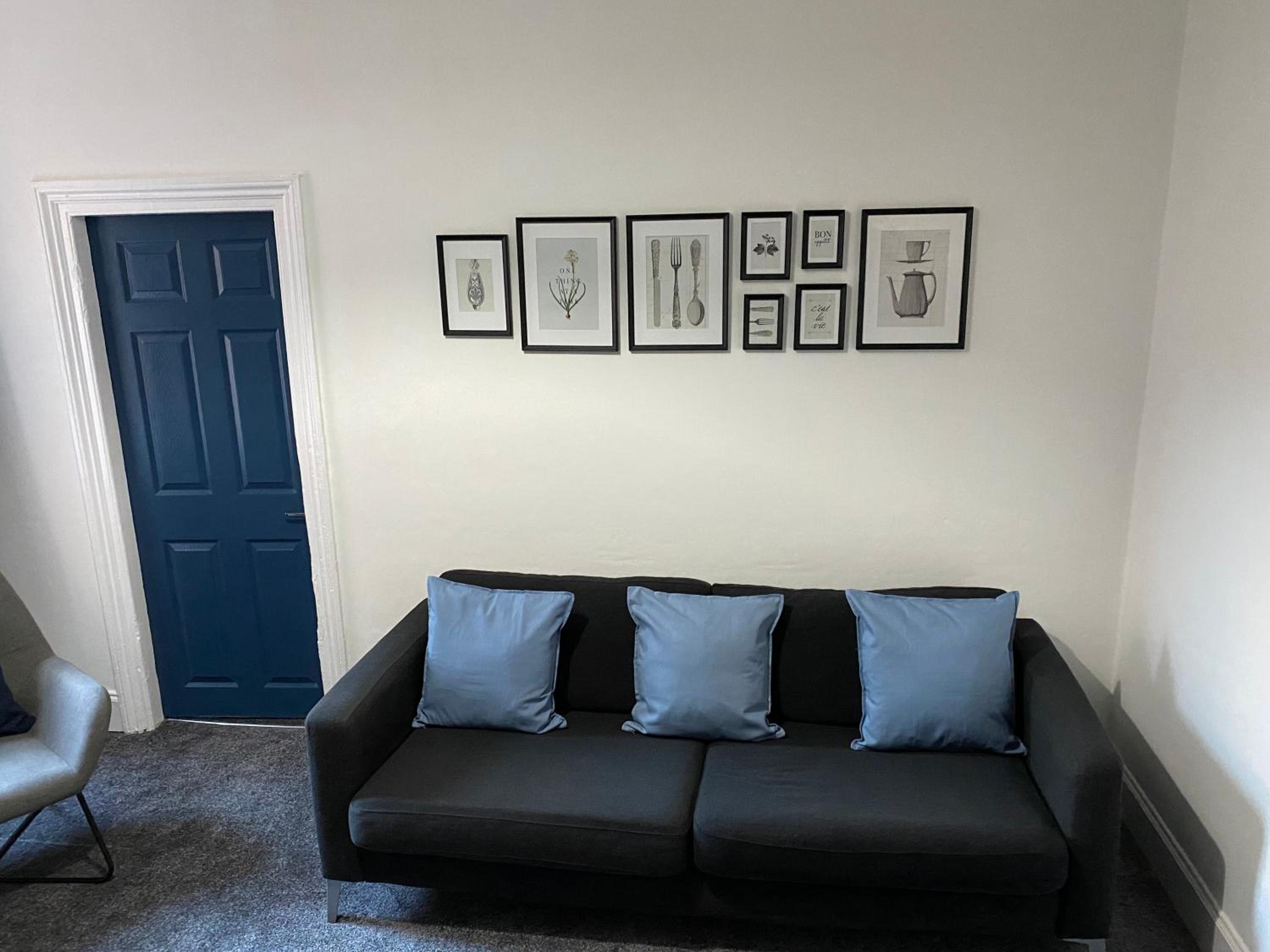 Two-Bedroom Apartment photo 2