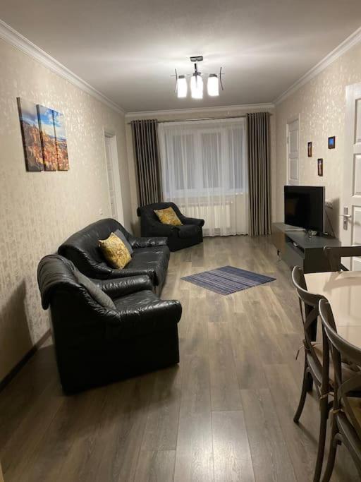 Three-Bedroom Apartment photo 1