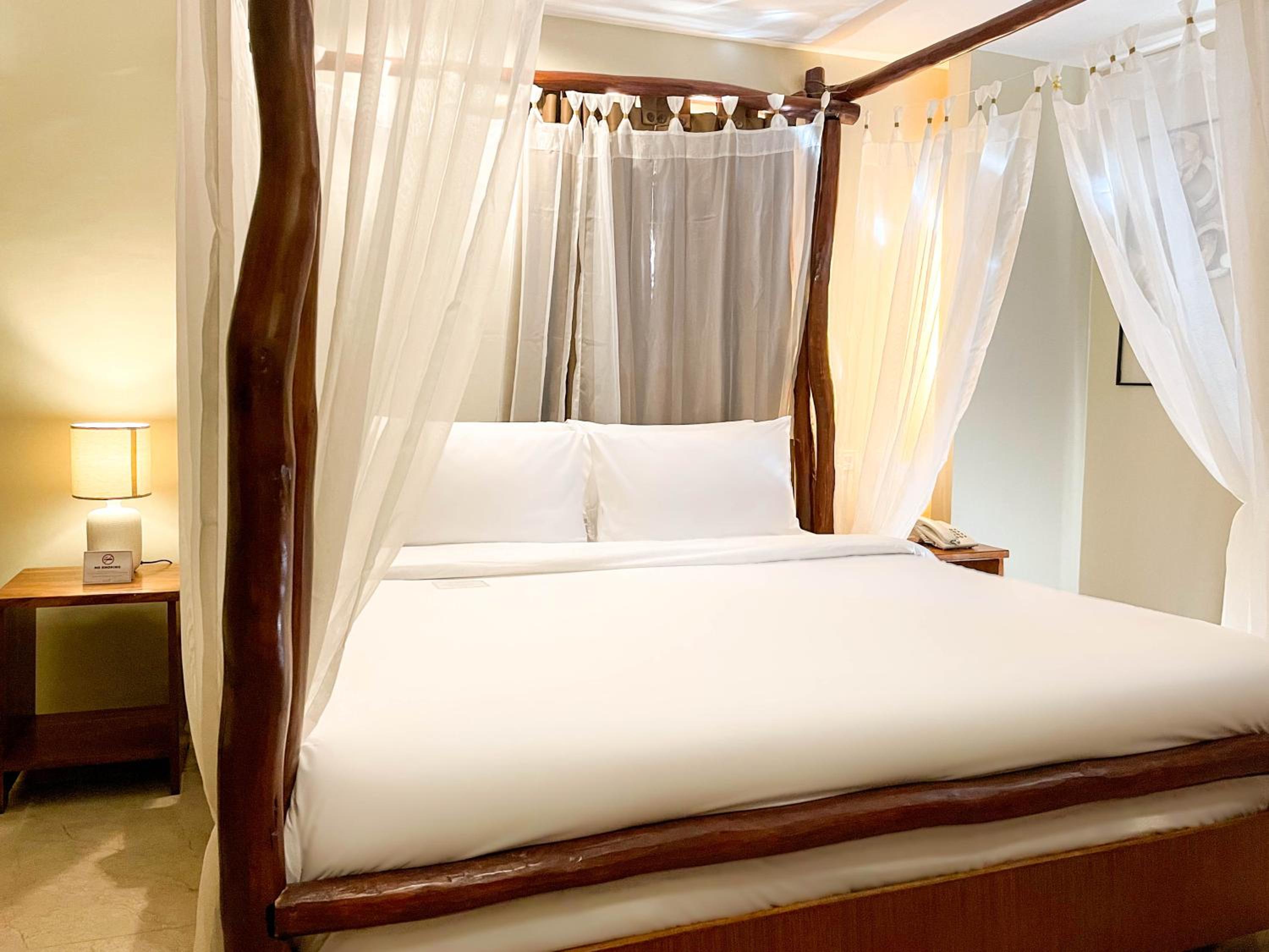 King Room with Balcony - Photo 1