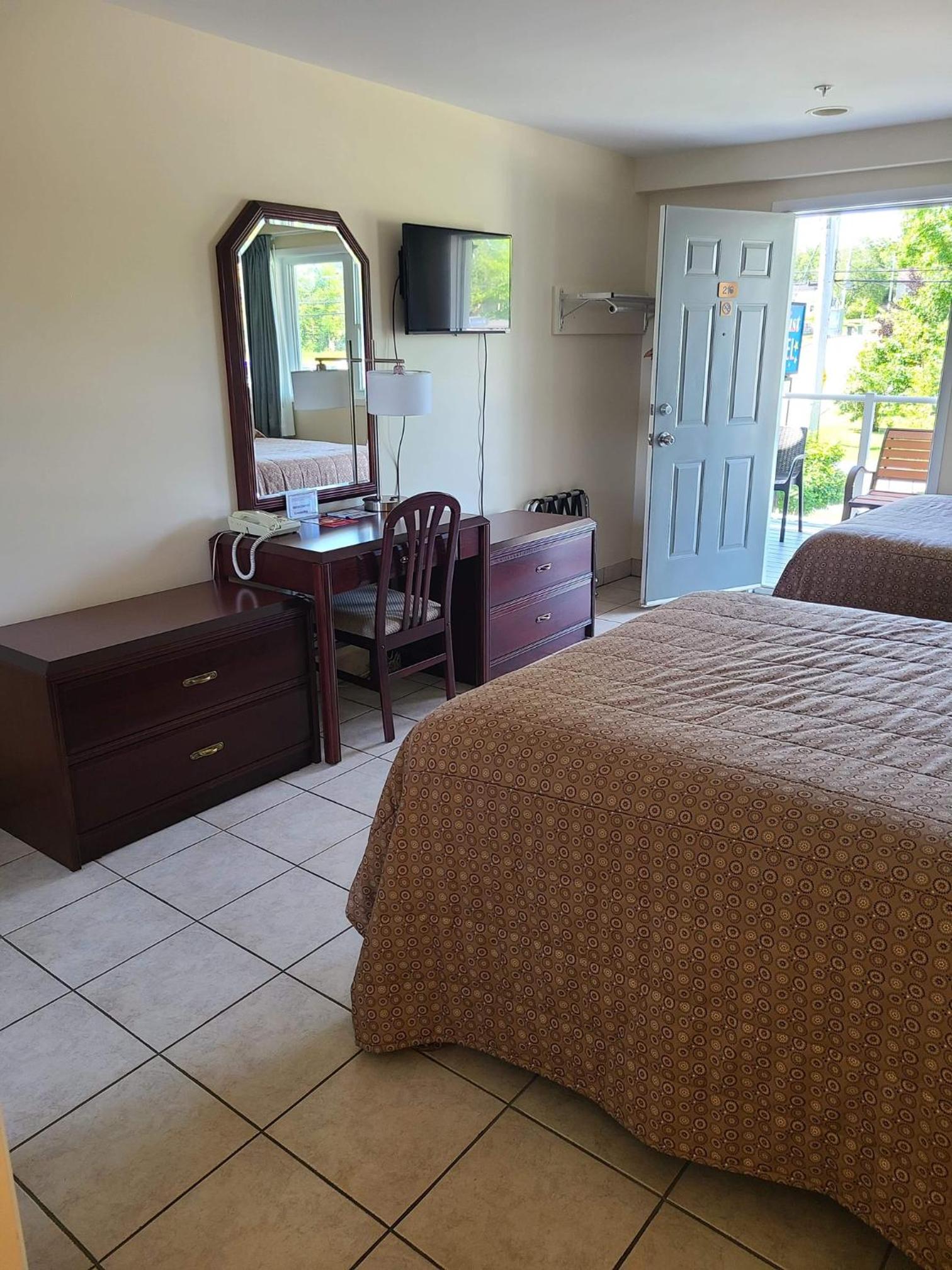 Two Double Beds with Fridge & Microwave - Non-Smoking photo 3