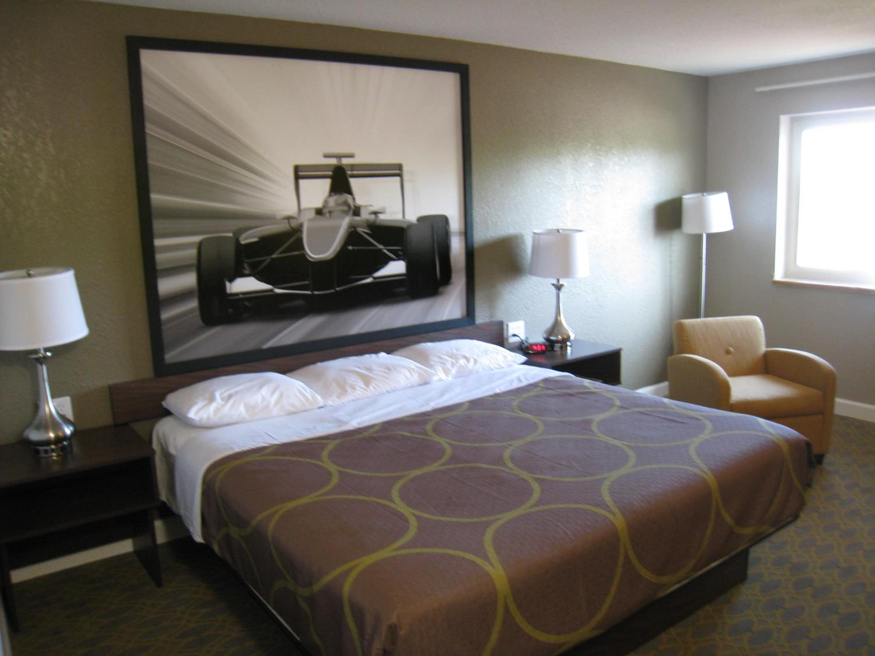 Queen Room - Non-Smoking photo 3