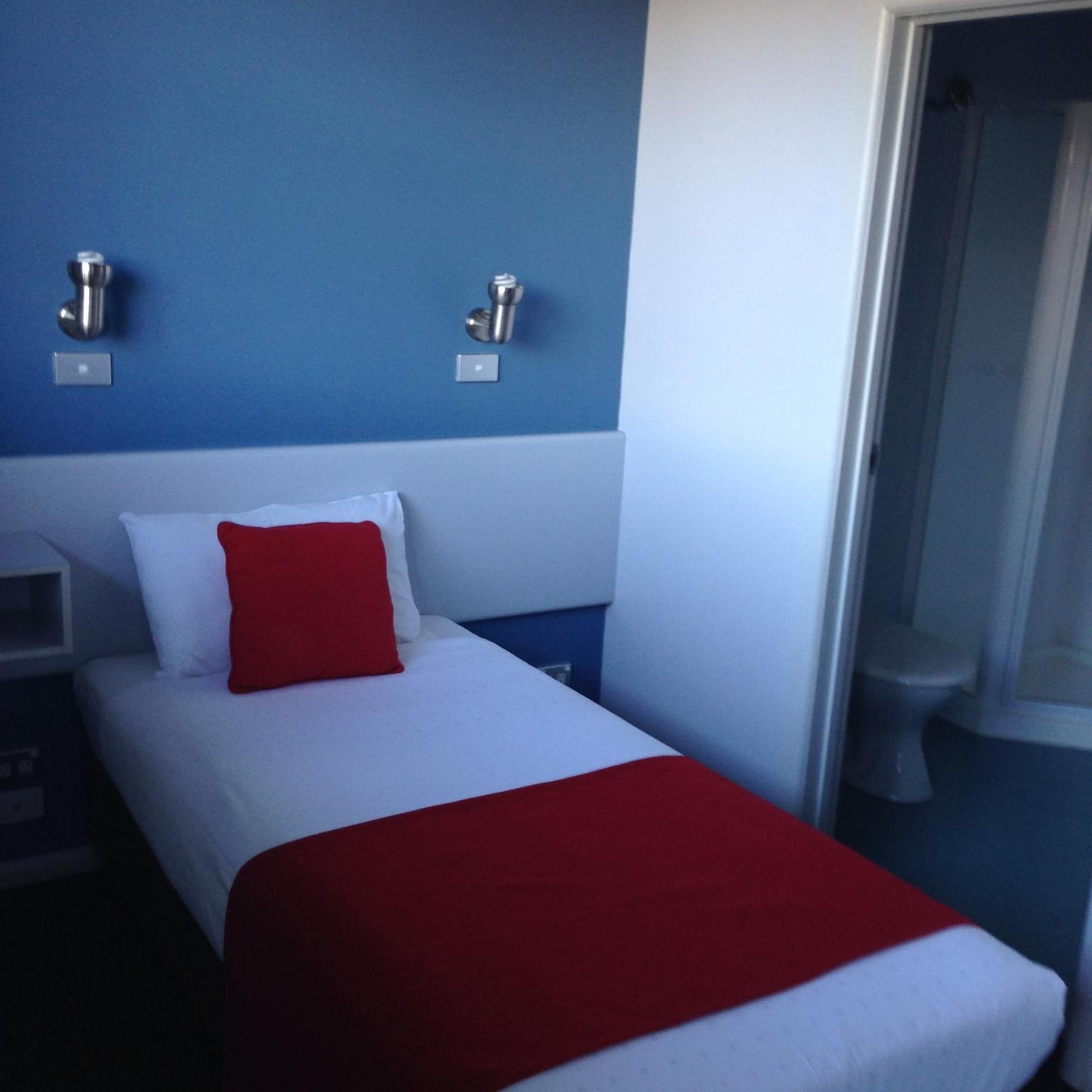Single Room - Photo 1