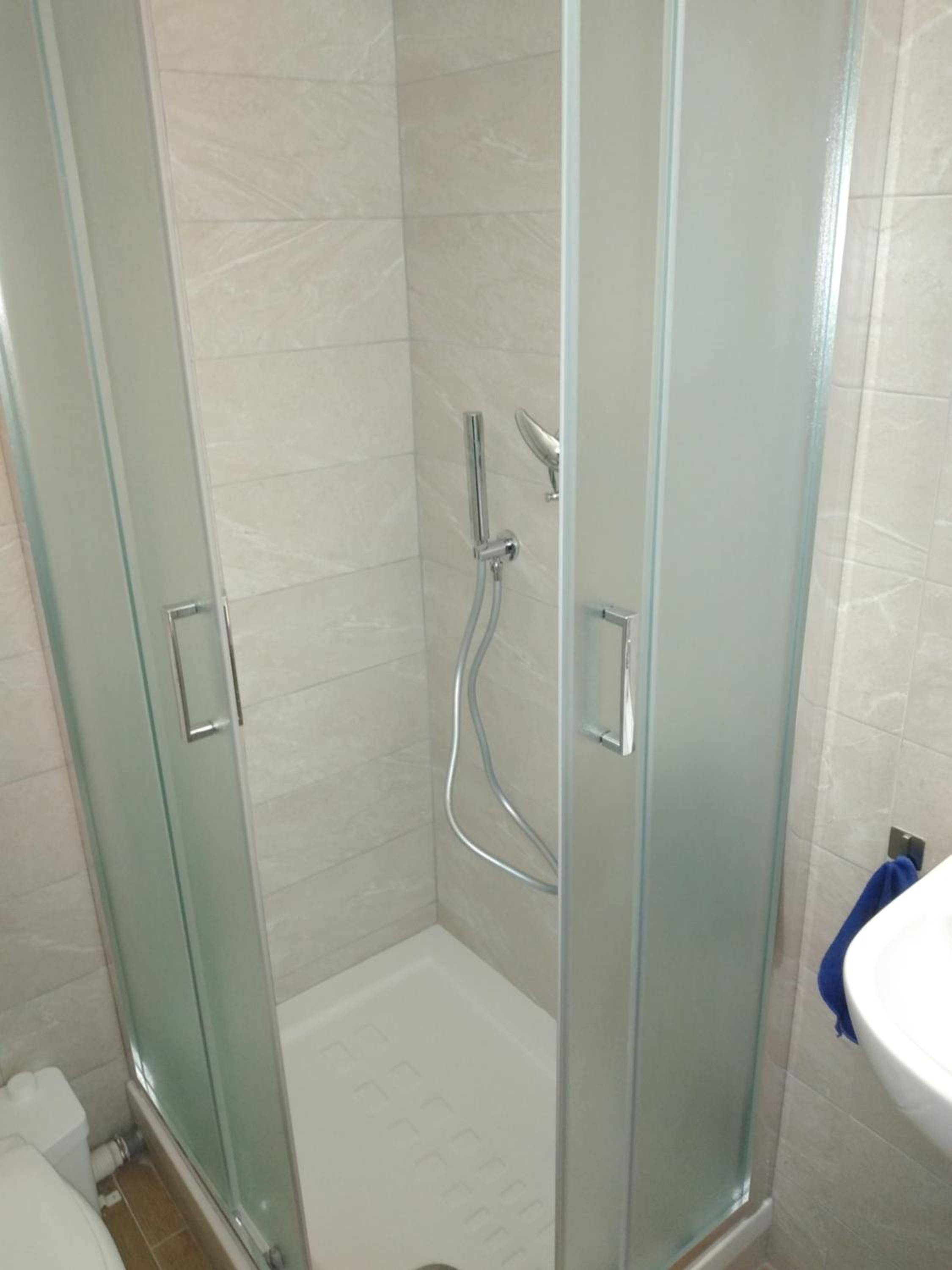 Small Double Room - Photo 11