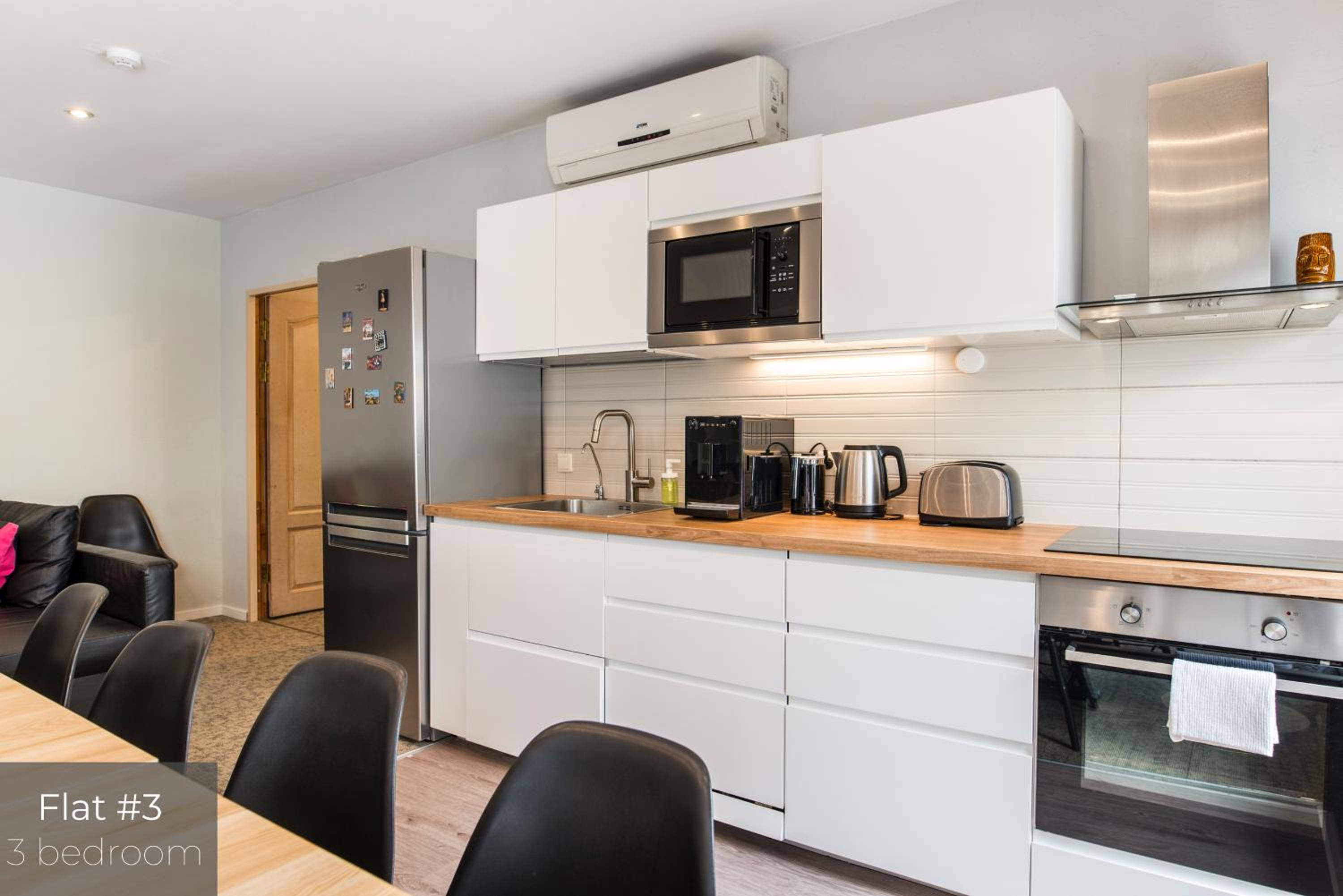 Three-Bedroom Apartment with Large Terrace Nr. 3 - Photo 8