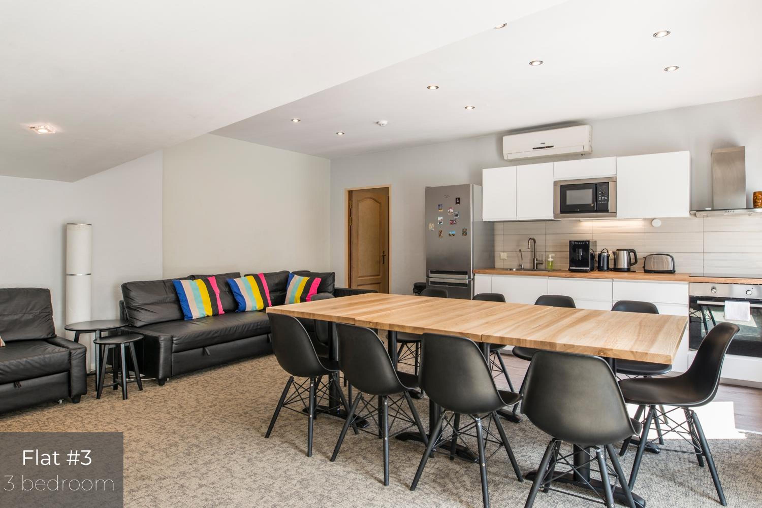 Three-Bedroom Apartment with Large Terrace Nr. 3 - Photo 10