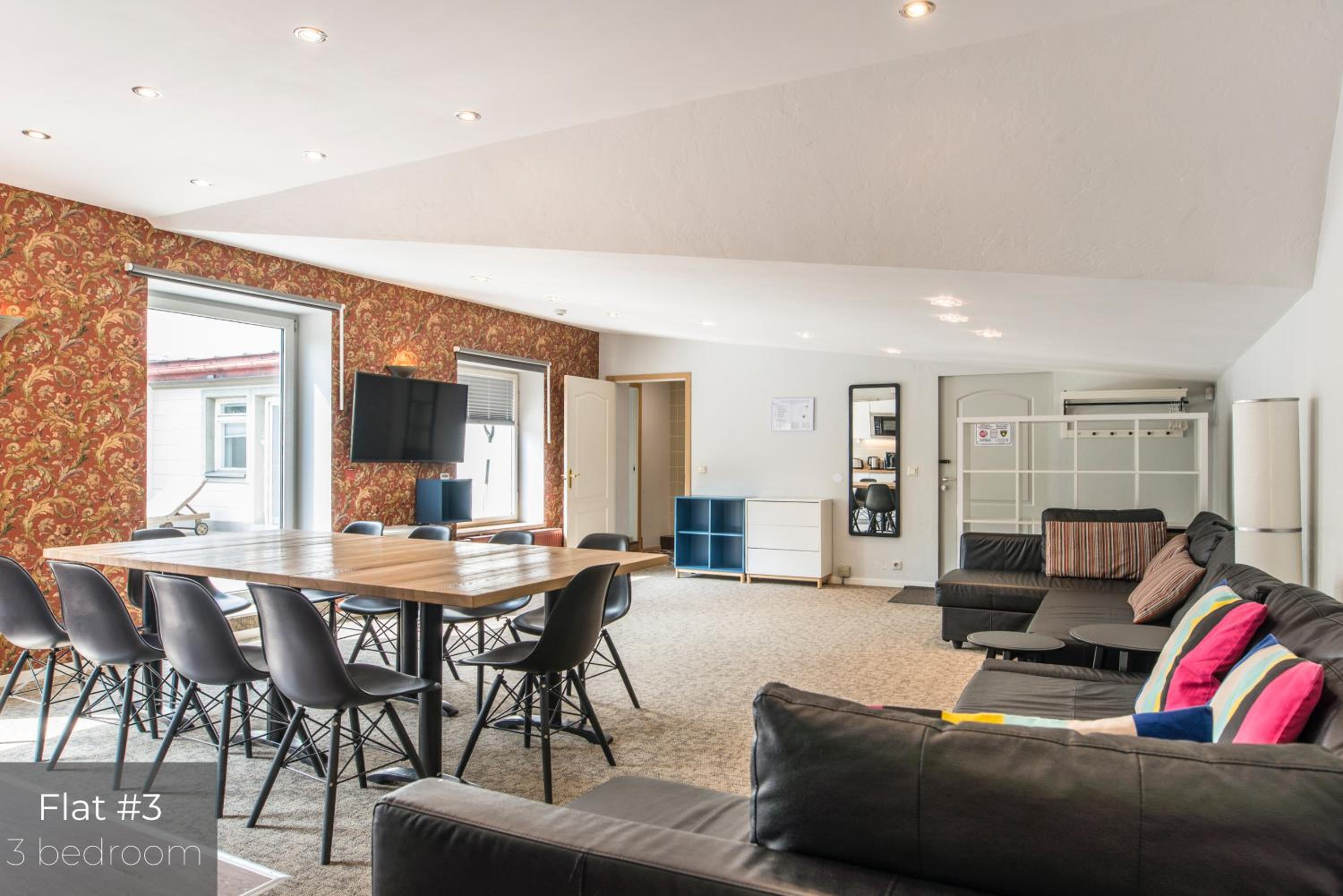 Three-Bedroom Apartment with Large Terrace Nr. 3 - Photo 11