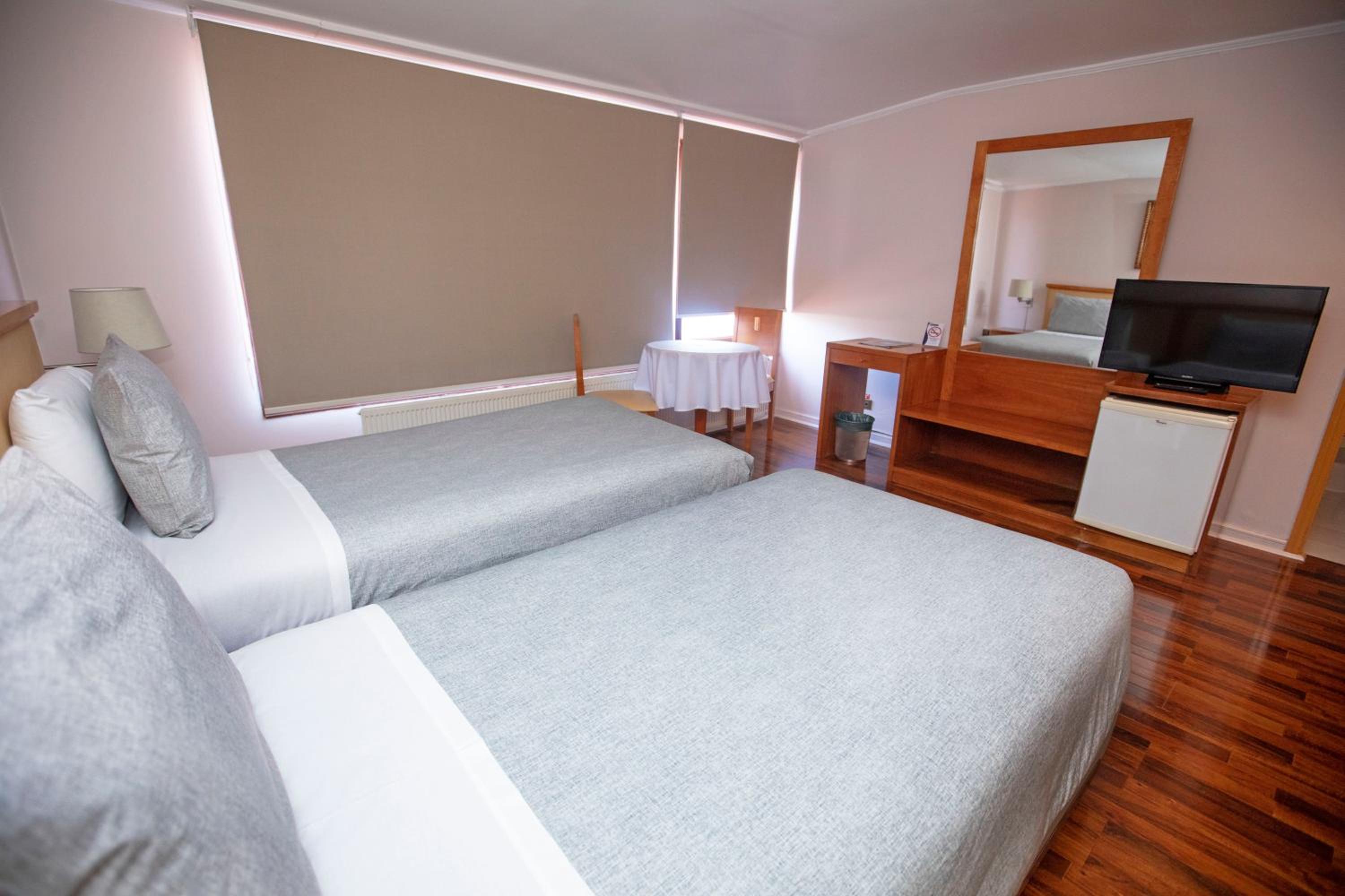 Standard Twin Room photo 3