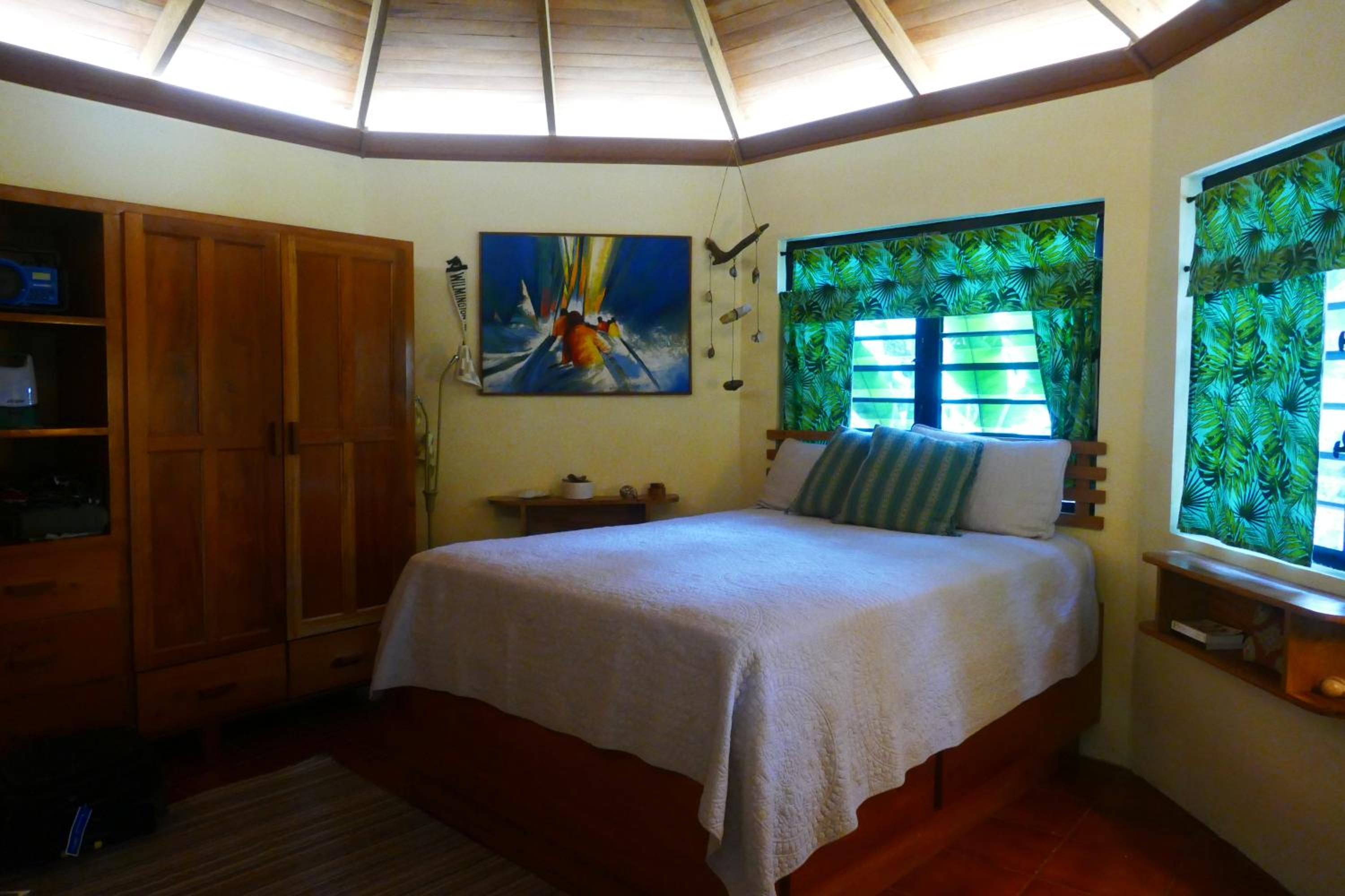 One-Bedroom House photo 1