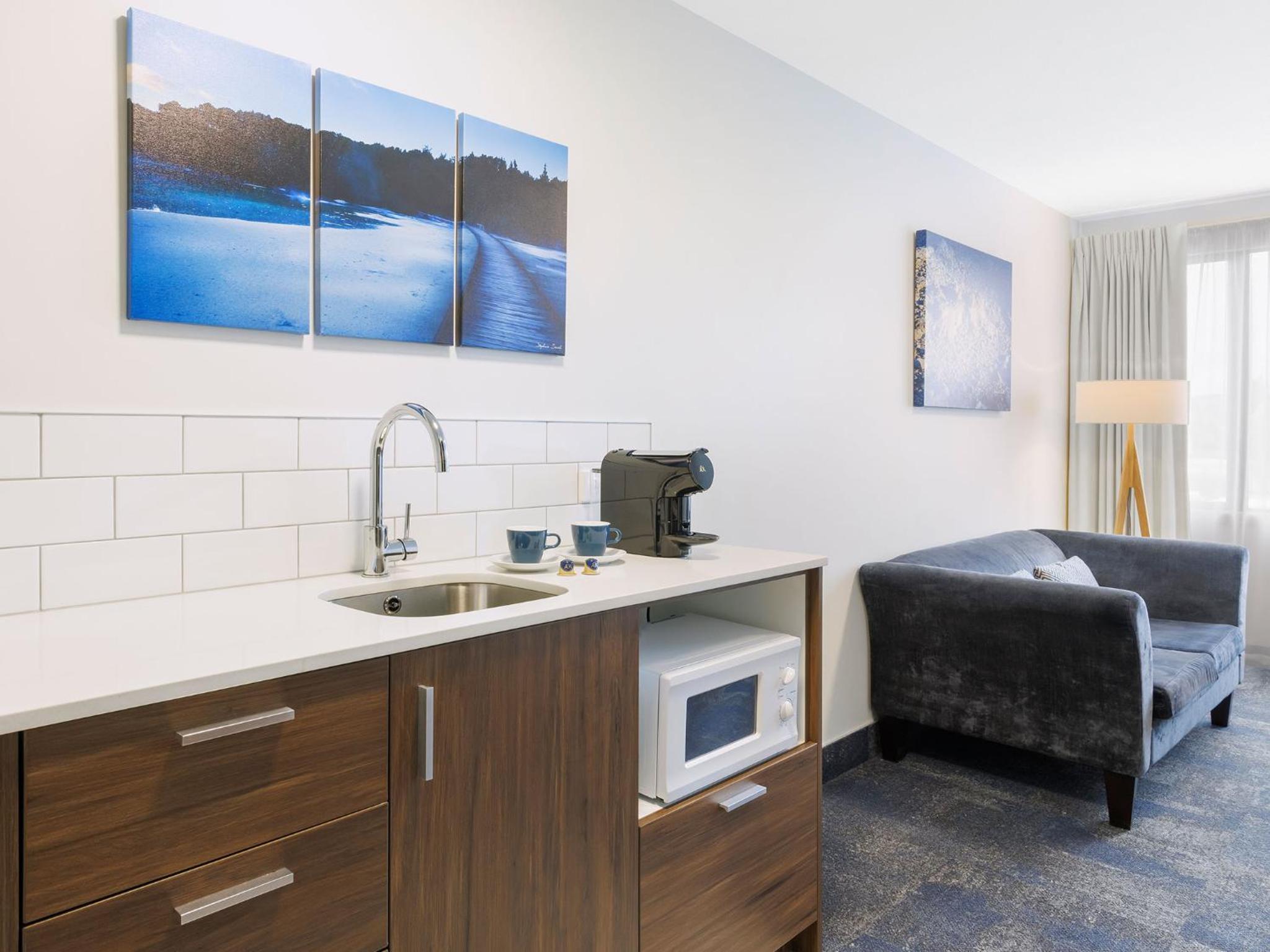 Executive Suite - Photo 5