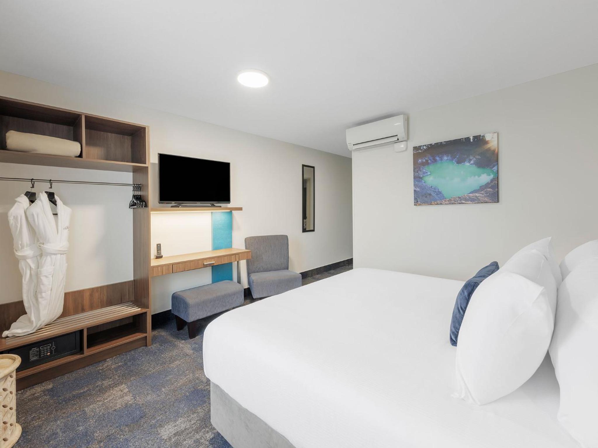 Superior King Room - Photo 1